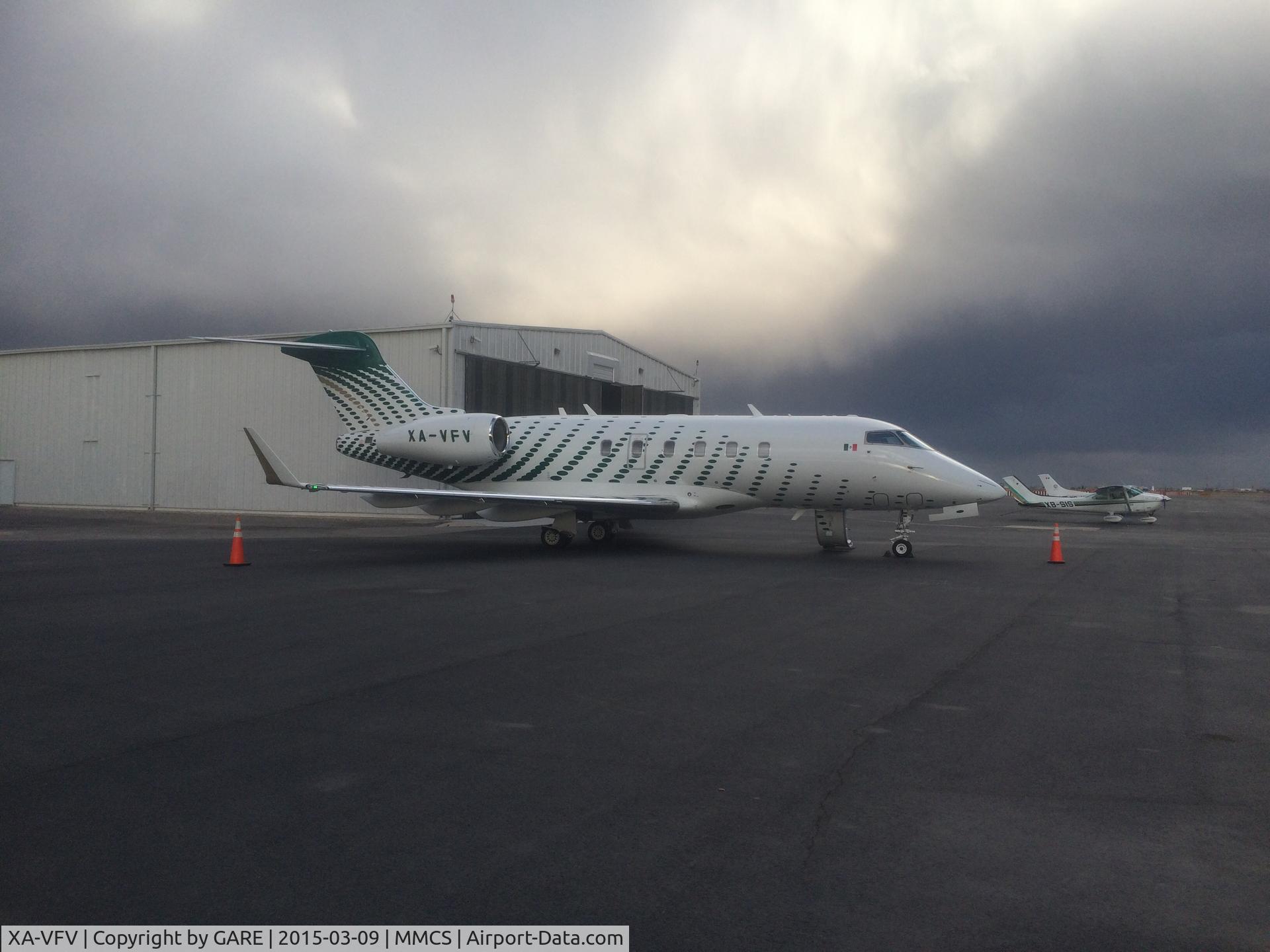XA-VFV, Bombardier Challenger 300 (BD-100-1A10) C/N 20427, Best in town.