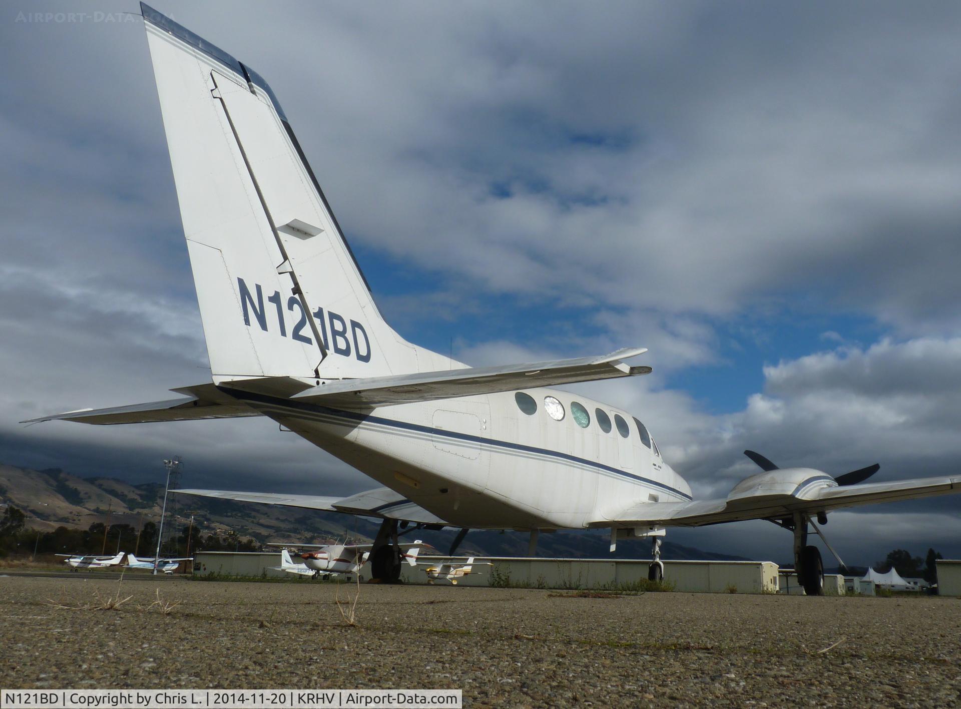N121BD, 1979 Cessna 414A Chancellor C/N 414A0297, This beautiful Cessna 414 has unfortunately been sitting here for years in the south tie-downs. It was for sale in 2010 but nobody purchased it. They tried to sell it to Barry Bond's brother.