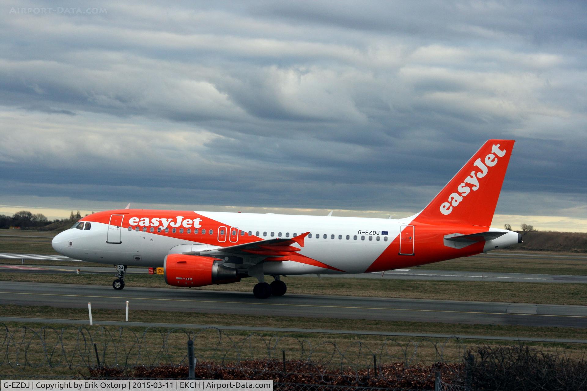 G-EZDJ, 2008 Airbus A319-111 C/N 3544, G-EZDJ now in new c/s. Just arrived rw 04L