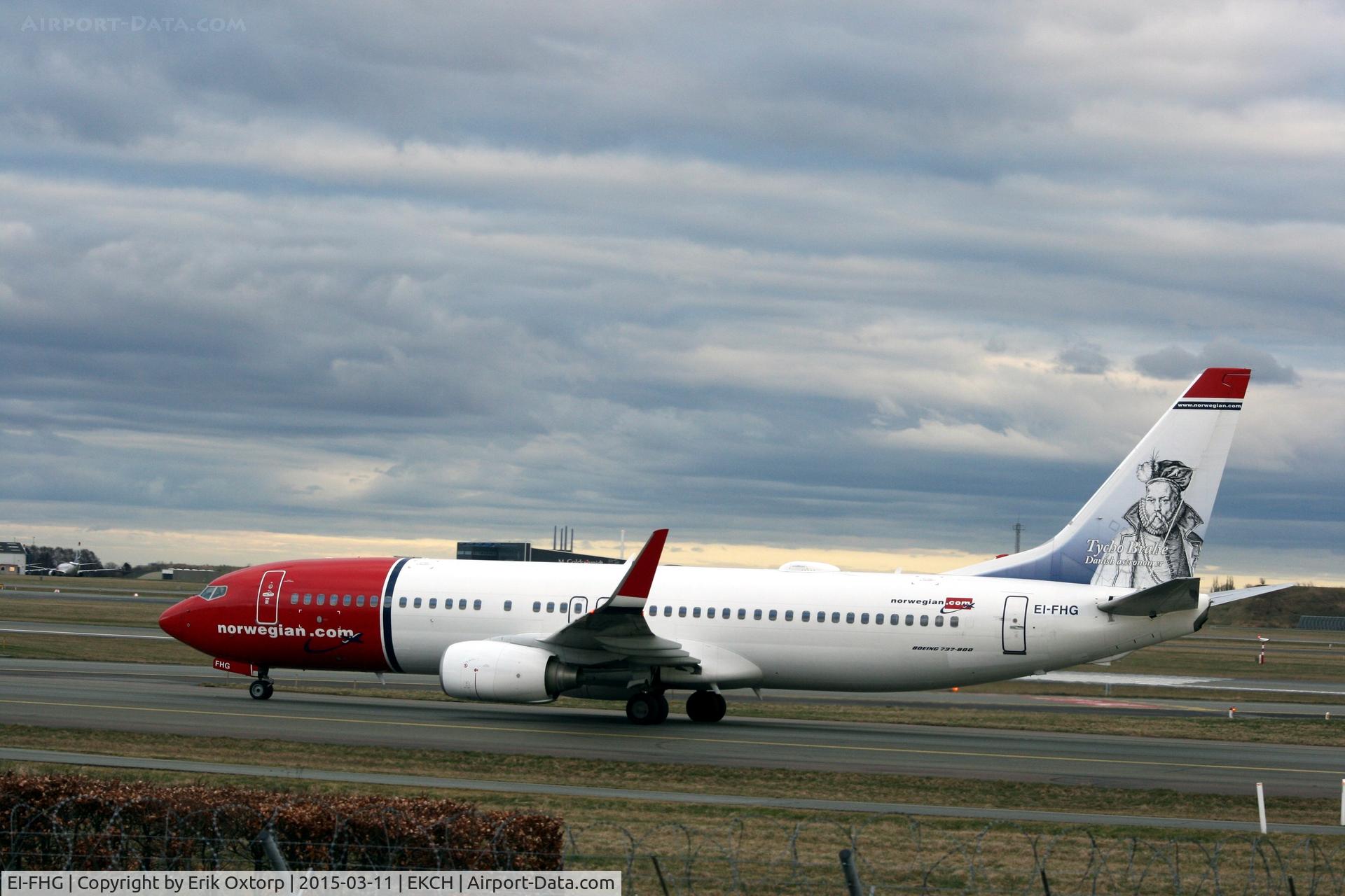 EI-FHG, 2010 Boeing 737-86N C/N 37884, EI-FHG just arrived rw 04L