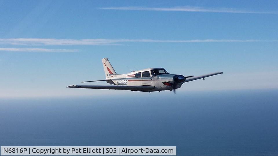 N6816P, 1960 Piper PA-24 C/N 24-1949, over oregon coast 2014
