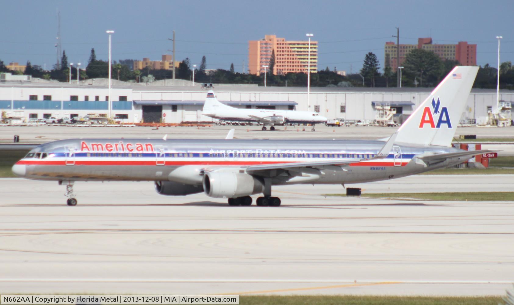 N662AA, 1992 Boeing 757-223 C/N 25296, American