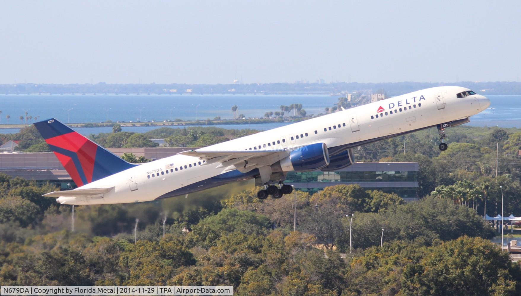 N679DA, 1992 Boeing 757-232 C/N 26955, Delta