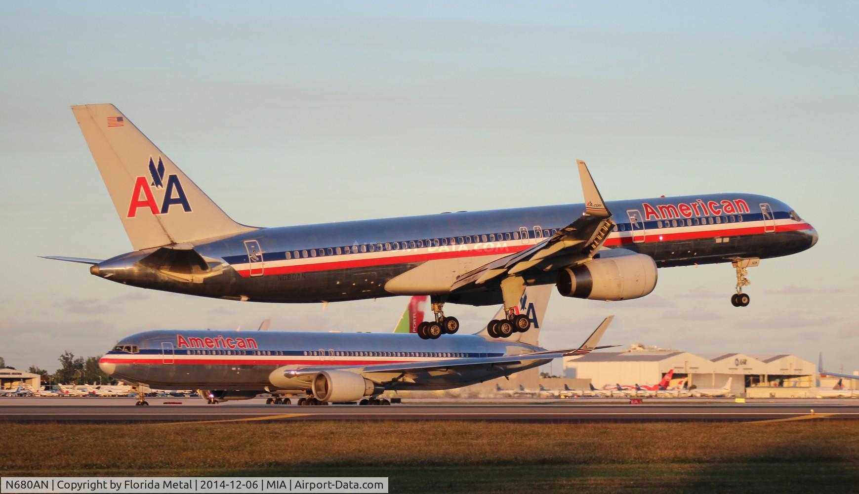 N680AN, 1999 Boeing 757-223 C/N 29590, American