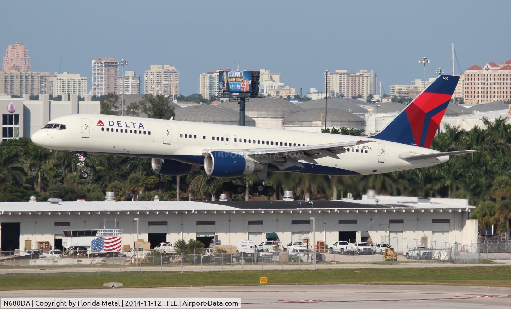 N680DA, 1992 Boeing 757-232 C/N 26956, Delta