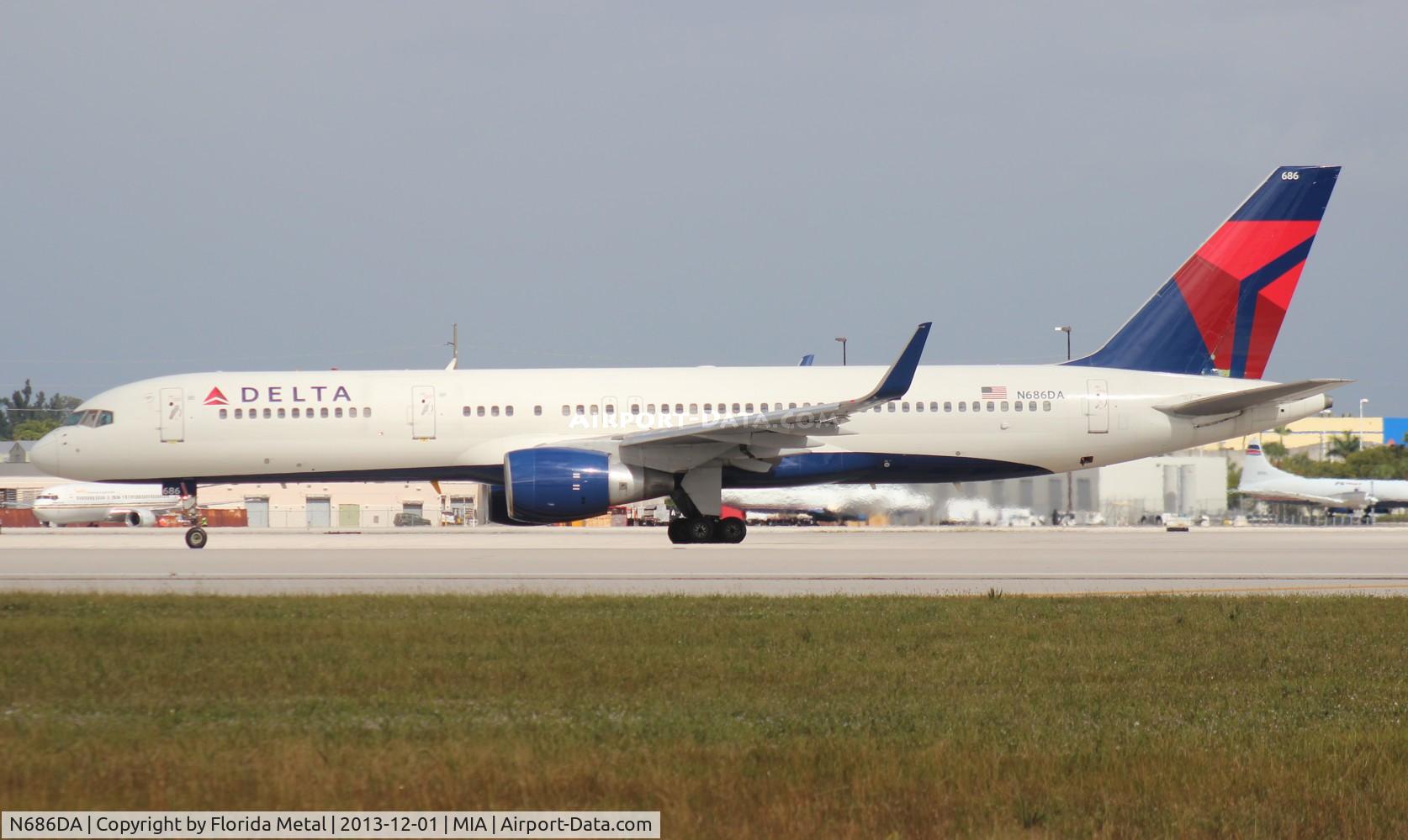 N686DA, 1995 Boeing 757-232 C/N 27589, Delta