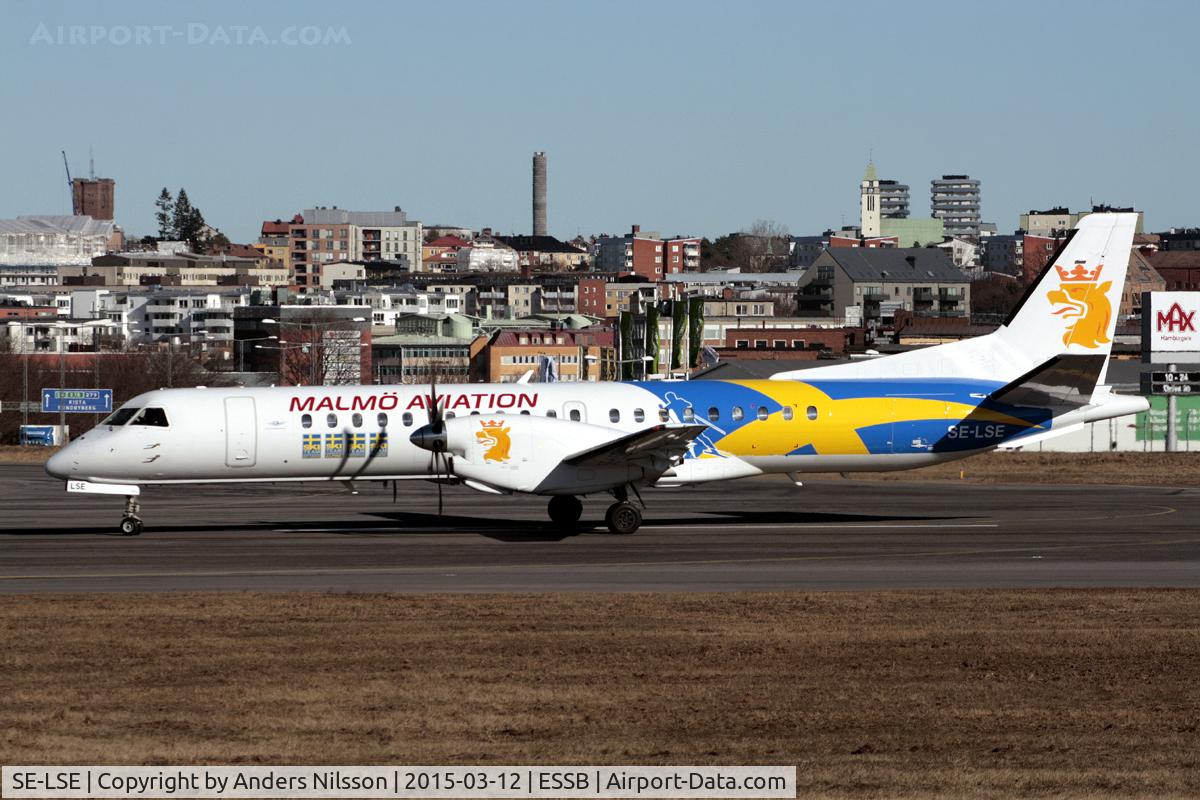 SE-LSE, 1997 Saab 2000 C/N 2000-046, Lining up runway 30.