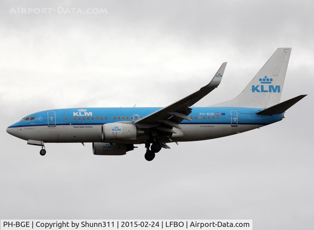 PH-BGE, 2008 Boeing 737-7K2 C/N 30371, Landing rwy 32L