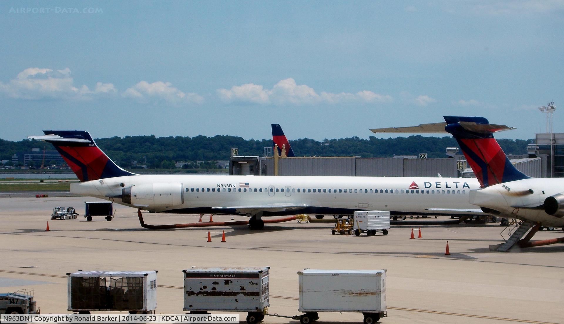 N963DN, 1998 McDonnell Douglas MD-90-30 C/N 53533, Gate 19 National