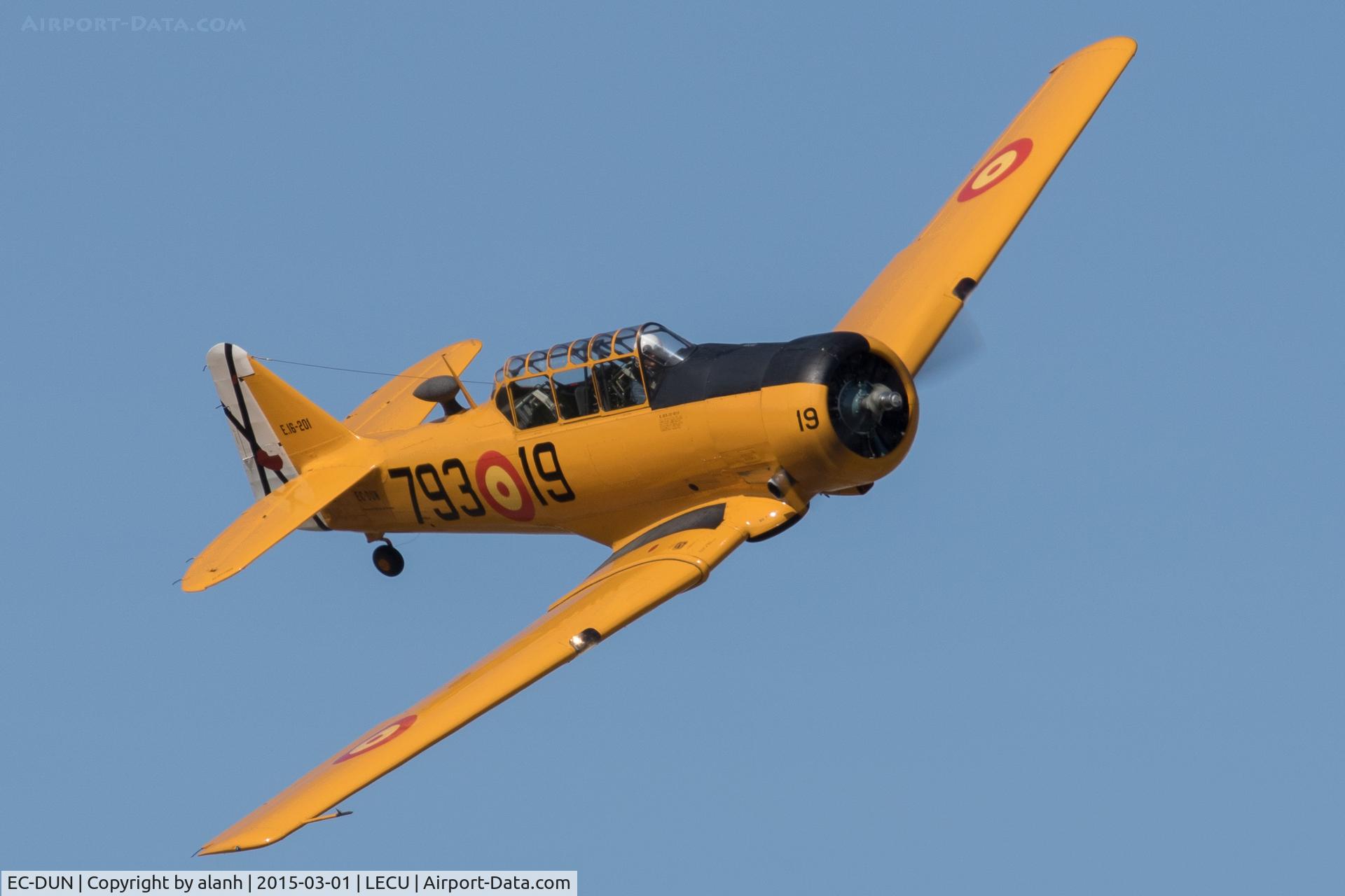 EC-DUN, North American T-6G Texan C/N 197-20, Displaying at Cuatro Vientos, Madrid