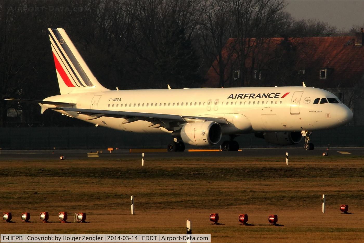 F-HEPB, 2010 Airbus A320-214 C/N 4241, Direction CDG: Todays first link between capitals...