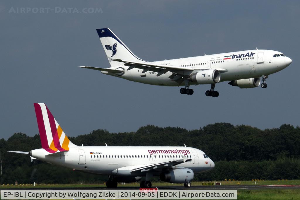 EP-IBL, 1987 Airbus A310-304 C/N 436, Approach on 14L