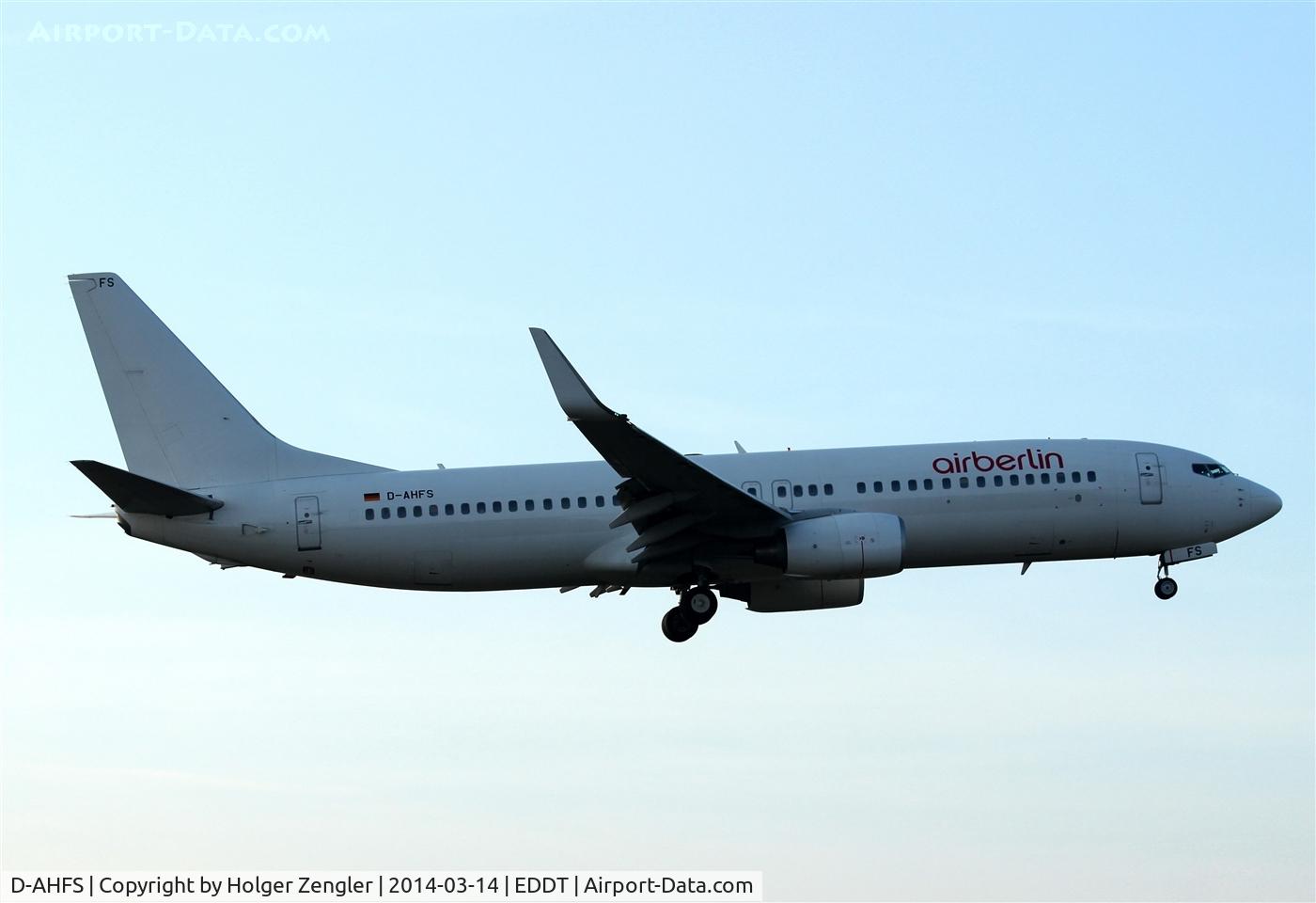 D-AHFS, 2000 Boeing 737-8K5 C/N 28623, Five years ago that plane had a beautiful canary yellow painting. Tempi passati!