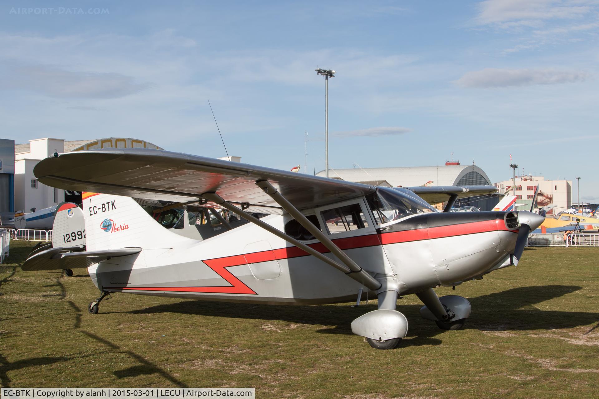 EC-BTK, 1948 Stinson 108 Voyager C/N 108-4226, On show prior to a monthly flying display of the Fundación Infante de Orleans collection at Cuatro Vientos, Madrid.