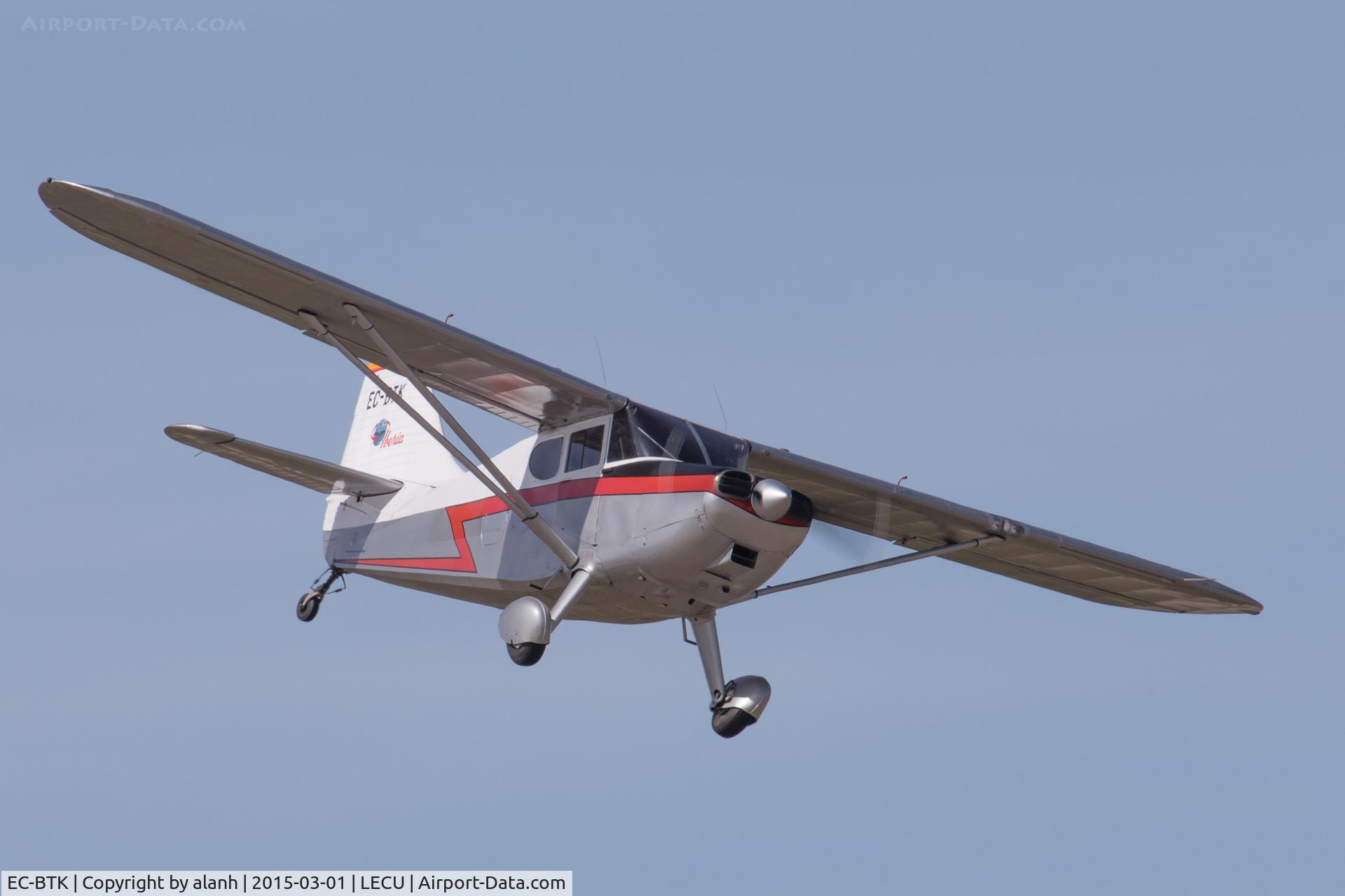 EC-BTK, 1948 Stinson 108 Voyager C/N 108-4226, At a monthly flying display of the Fundación Infante de Orleans collection at Cuatro Vientos, Madrid.