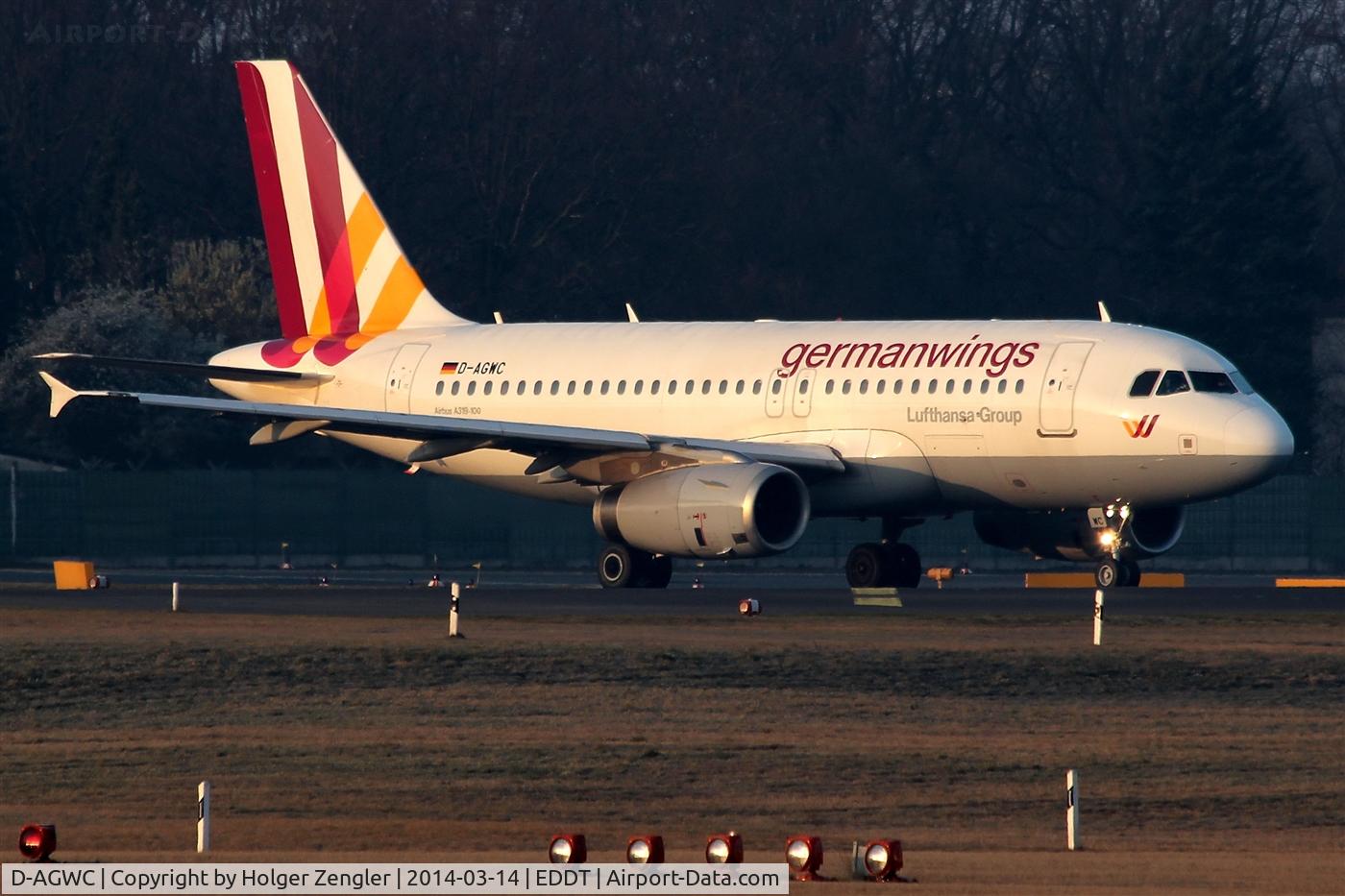 D-AGWC, 2006 Airbus A319-132 C/N 2976, Shuttle to STR is ready for departure....