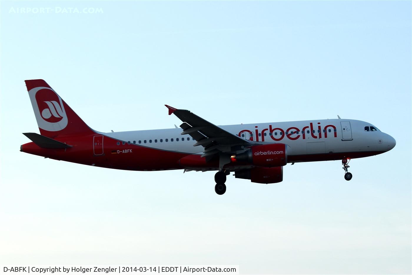 D-ABFK, 2010 Airbus A320-214 C/N 4433, After an eastern approach on final for rwy 26R...