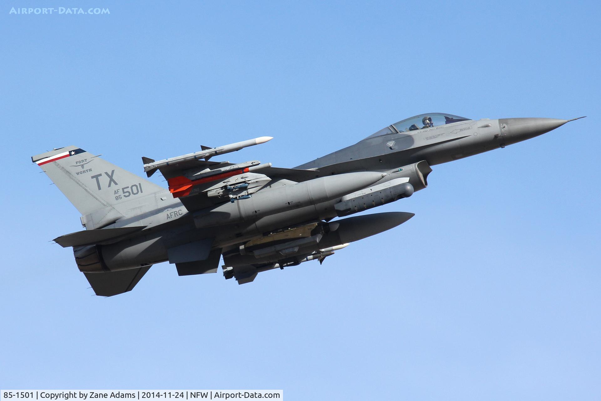 85-1501, 1985 General Dynamics F-16C Fighting Falcon C/N 5C-281, Departing NAS Fort Worth