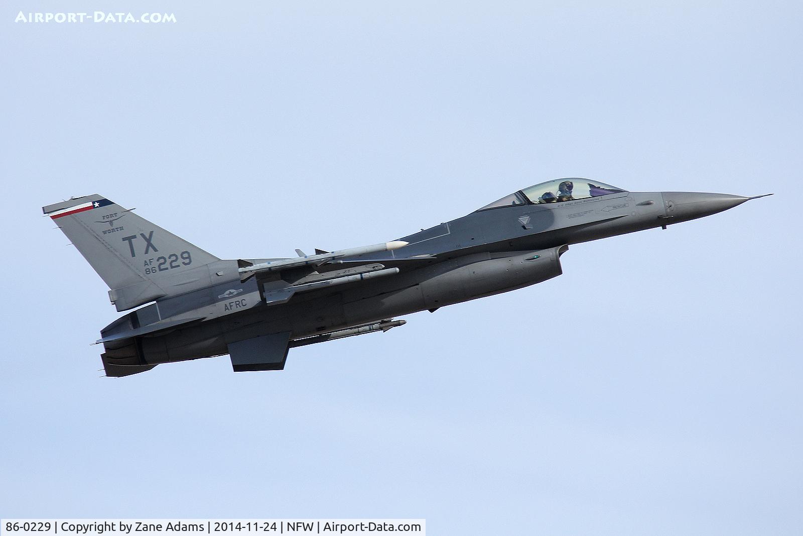 86-0229, General Dynamics F-16C Fighting Falcon C/N 5C-335, Departing NAS Fort Worth