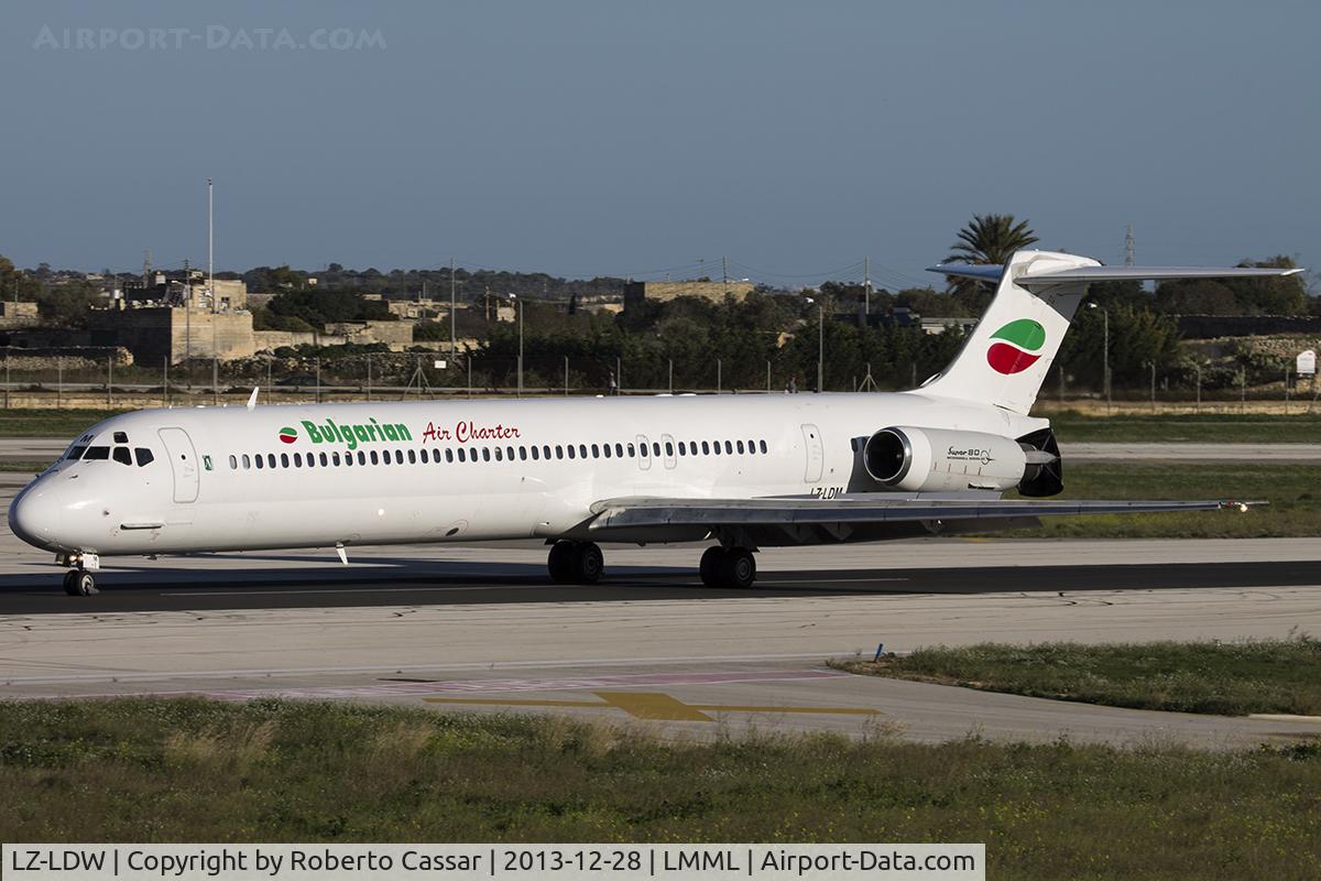 LZ-LDW, 1989 McDonnell Douglas MD-82 (DC-9-82) C/N 49795, Landing 31