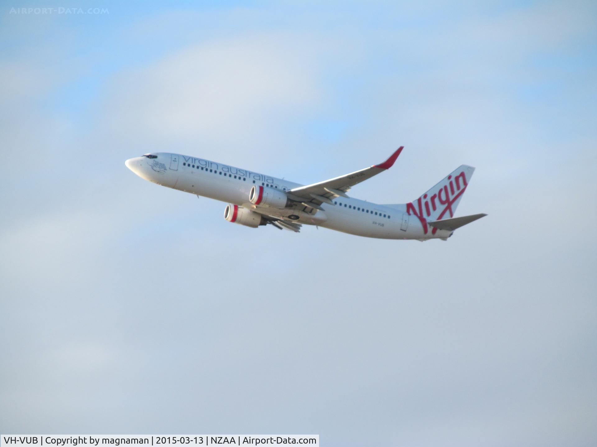 VH-VUB, 2004 Boeing 737-8FE C/N 34013, departing for sydney