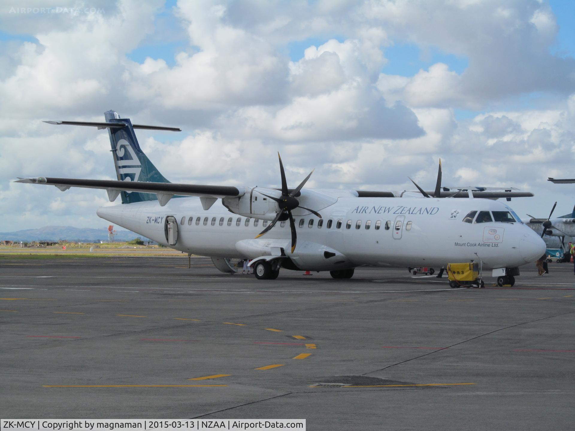 ZK-MCY, 2003 ATR 72-212A C/N 703, on domestic apron