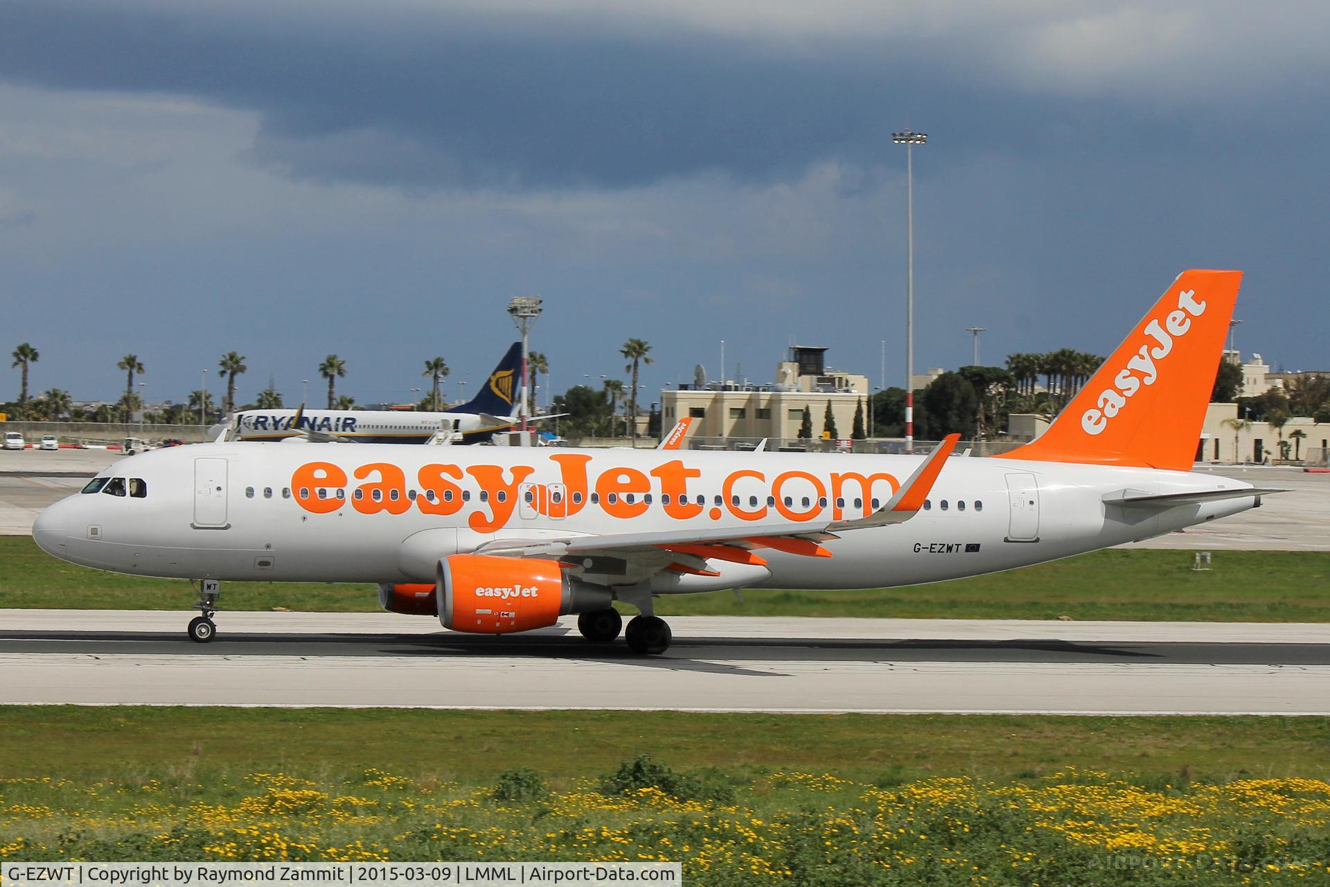 G-EZWT, 2014 Airbus A320-214 C/N 6047, A320 G-EZWT Easyjet