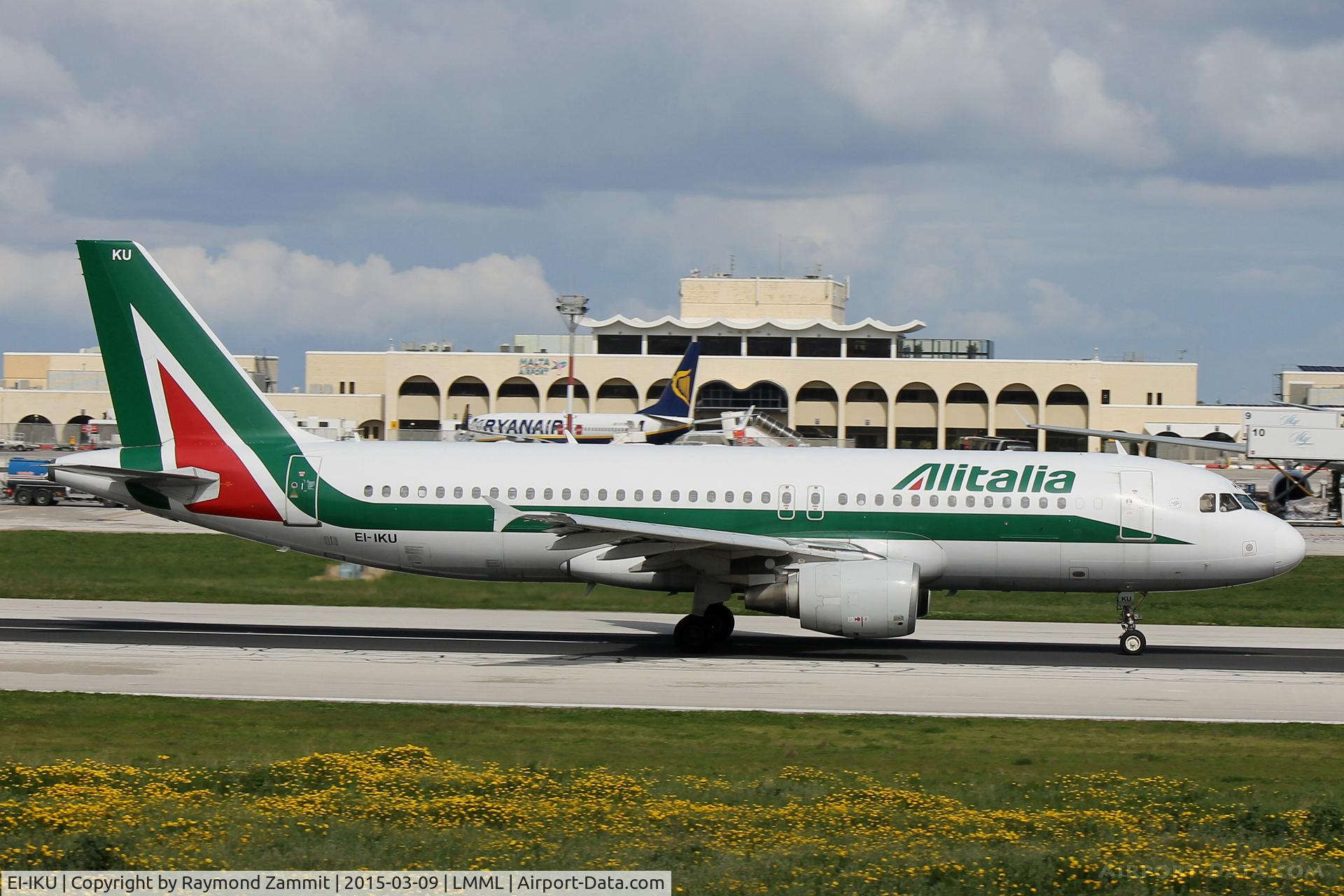 EI-IKU, 2000 Airbus A320-214 C/N 1217, A320 EI-IKU Alitalia