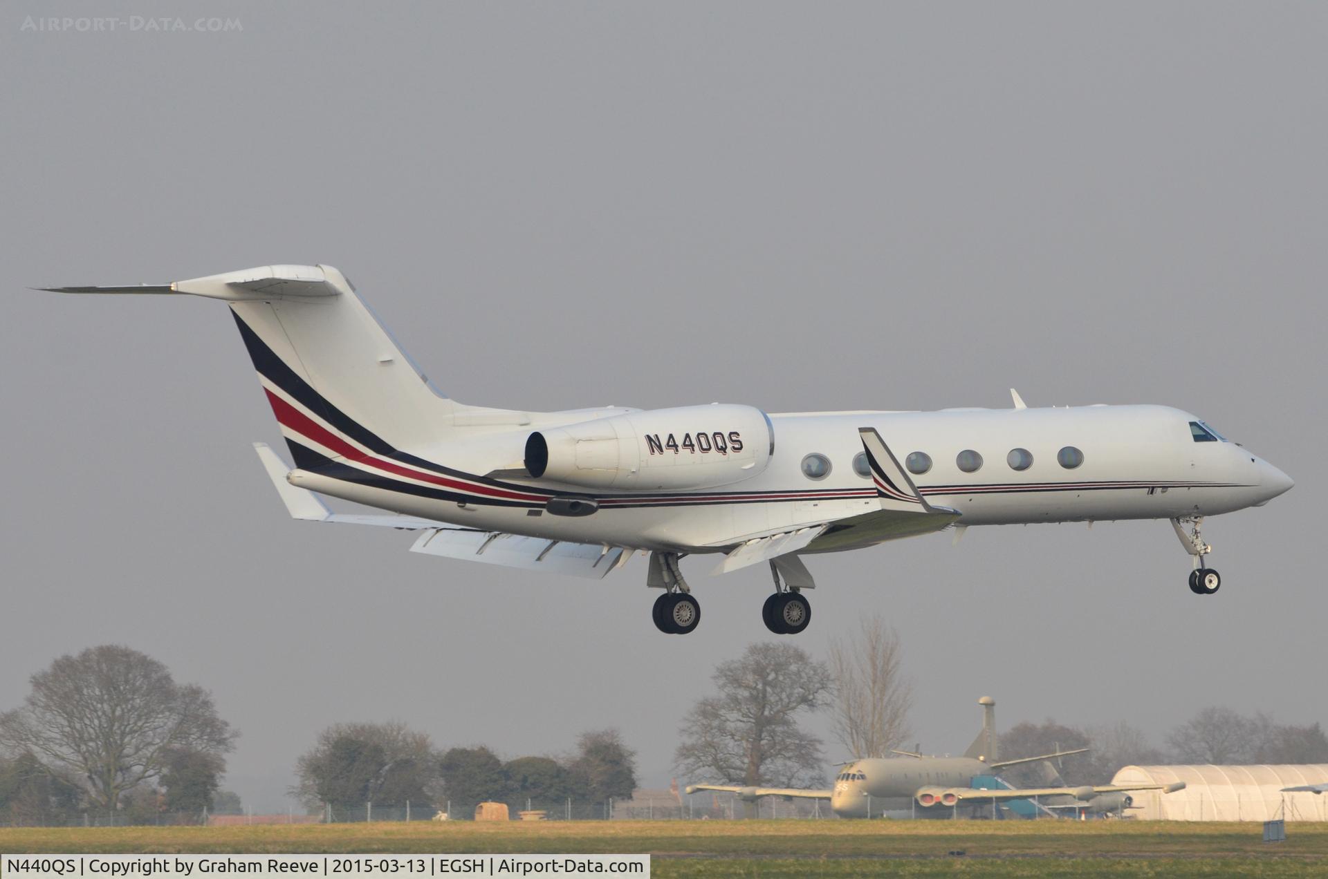 N440QS, 2005 Gulfstream Aerospace GIV-X (G450) C/N 4025, About to touch down at Norwich.