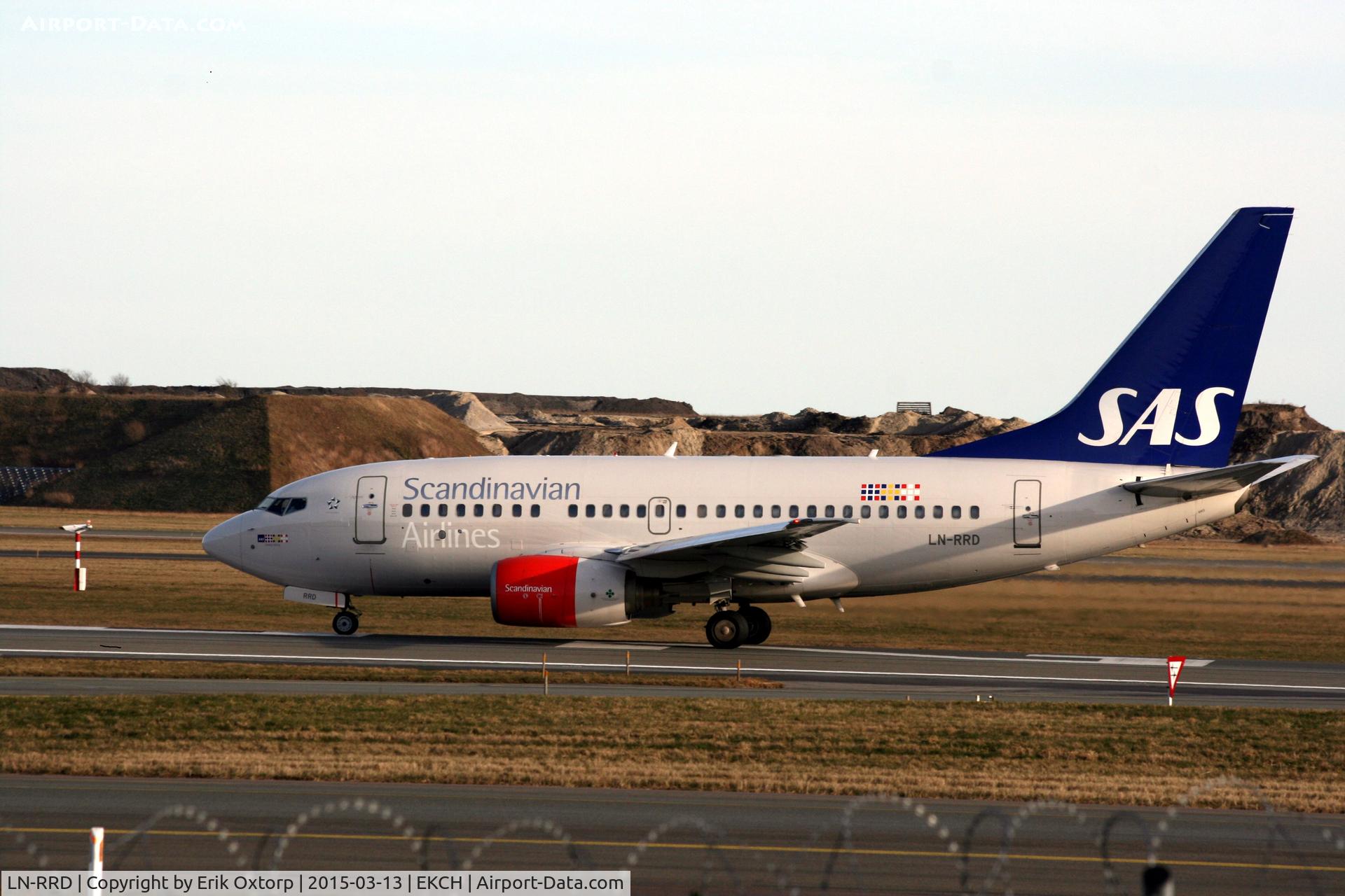 LN-RRD, 1999 Boeing 737-683 C/N 28301, LN-RRD arrived rw 04L