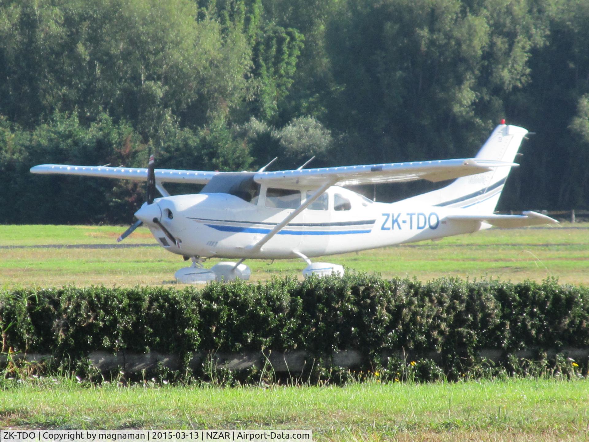 ZK-TDO, 2002 Cessna T206H Turbo Stationair C/N T20608358, Cessna 206 at Ardmore (was hoping it was new import VH-UBV but alas not!)