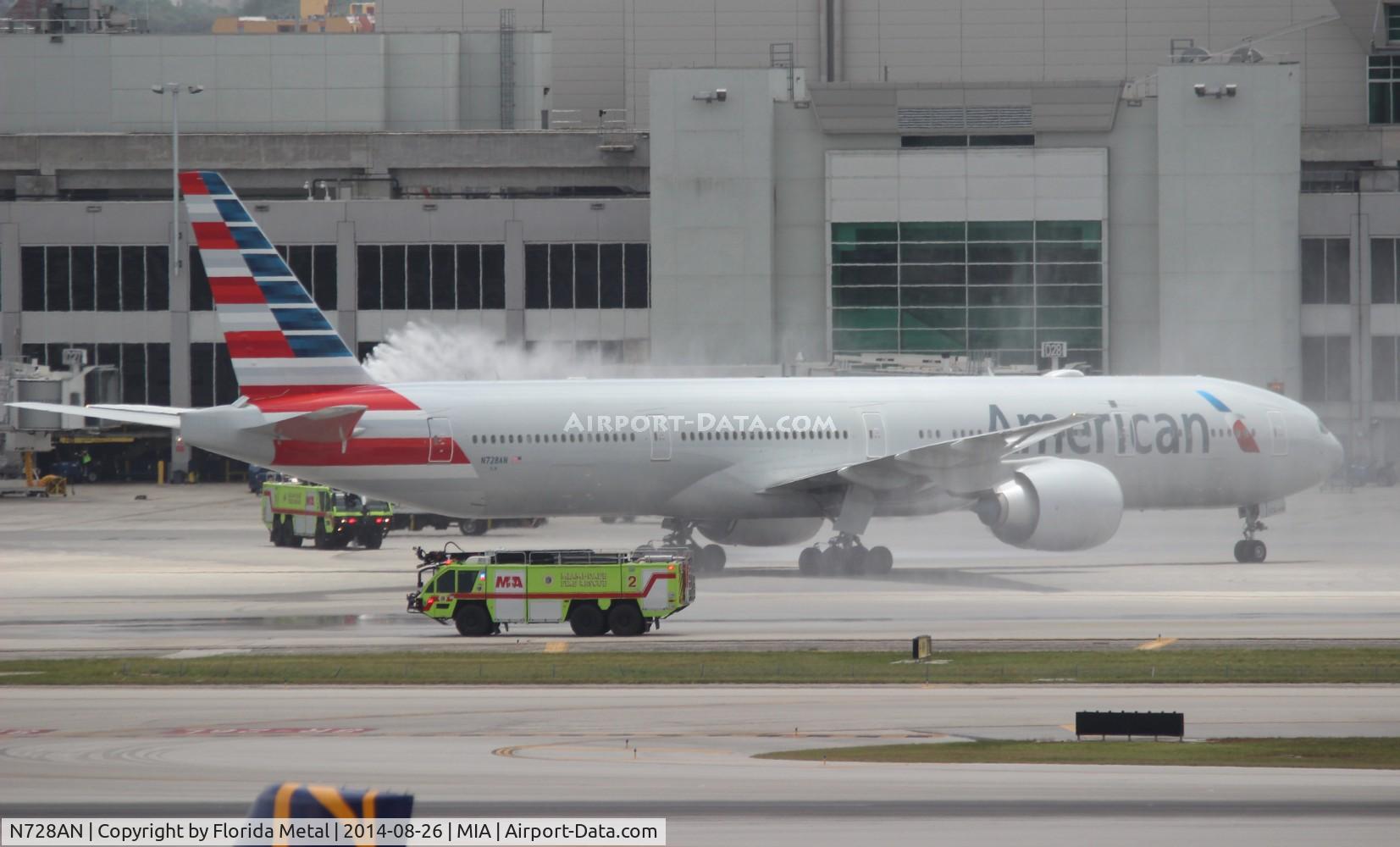 N728AN, 2014 Boeing 777-323/ER C/N 31553, American 777-300 water canon salute