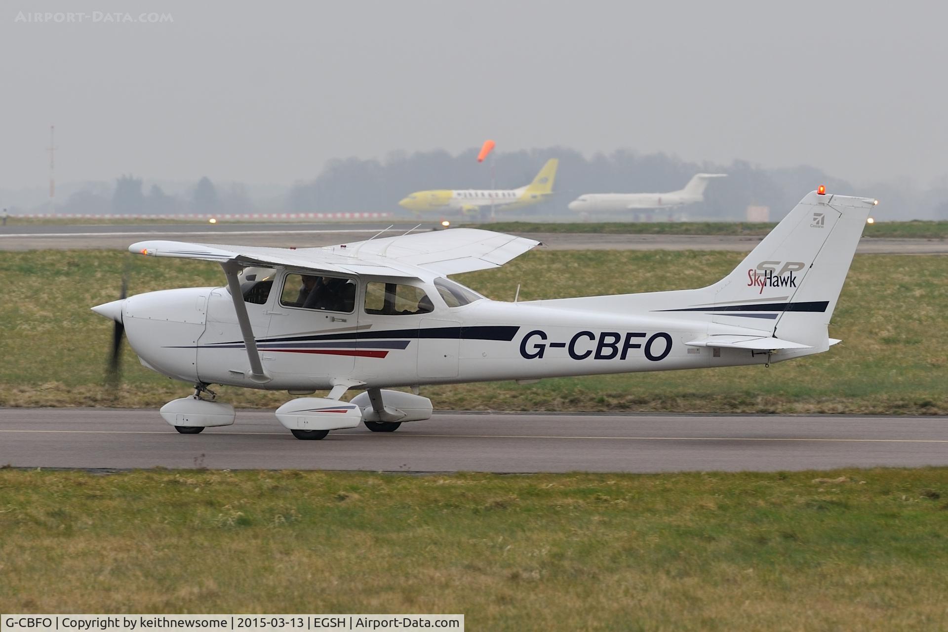 G-CBFO, 2001 Cessna 172S Skyhawk SP C/N 172S8929, Late leaving !