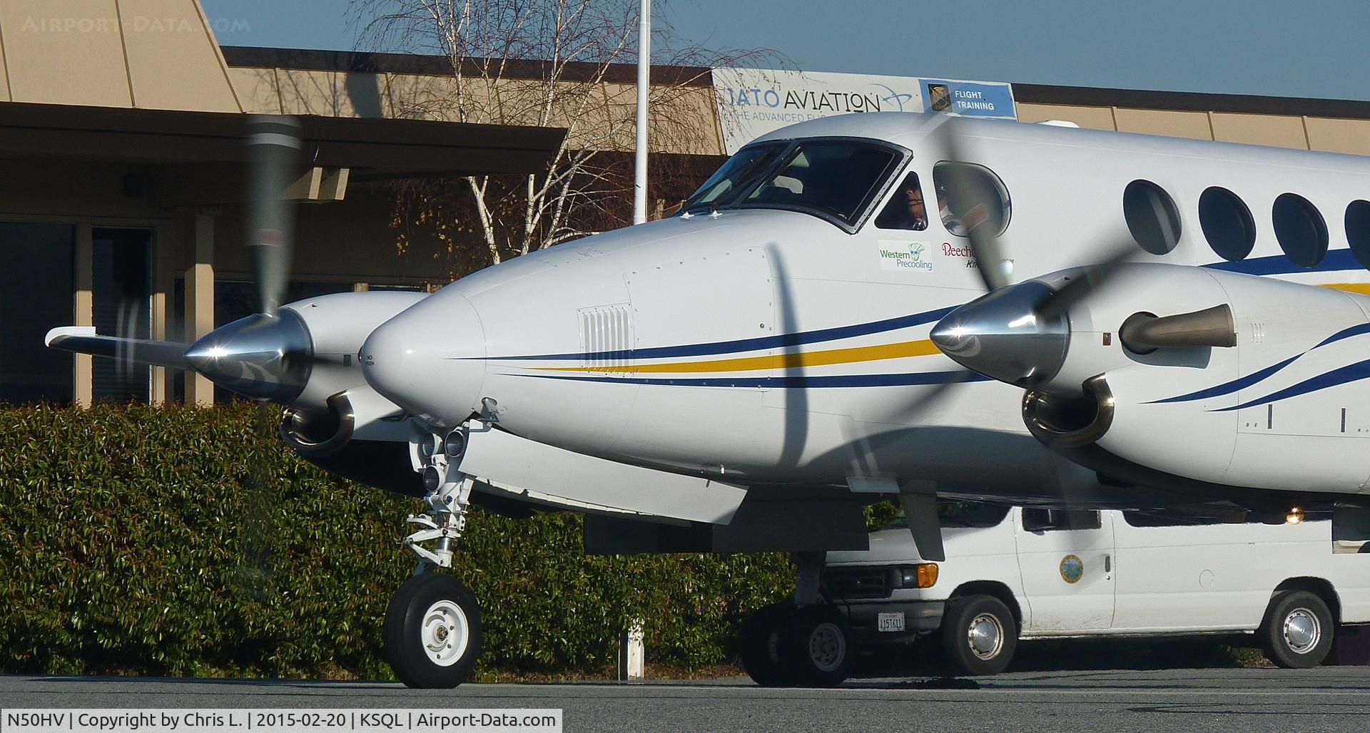 N50HV, 2004 Raytheon B200 Super King Air C/N BB-1879, A local King Air B200 taxis for a flight out to Van Nuys from San Carlos.