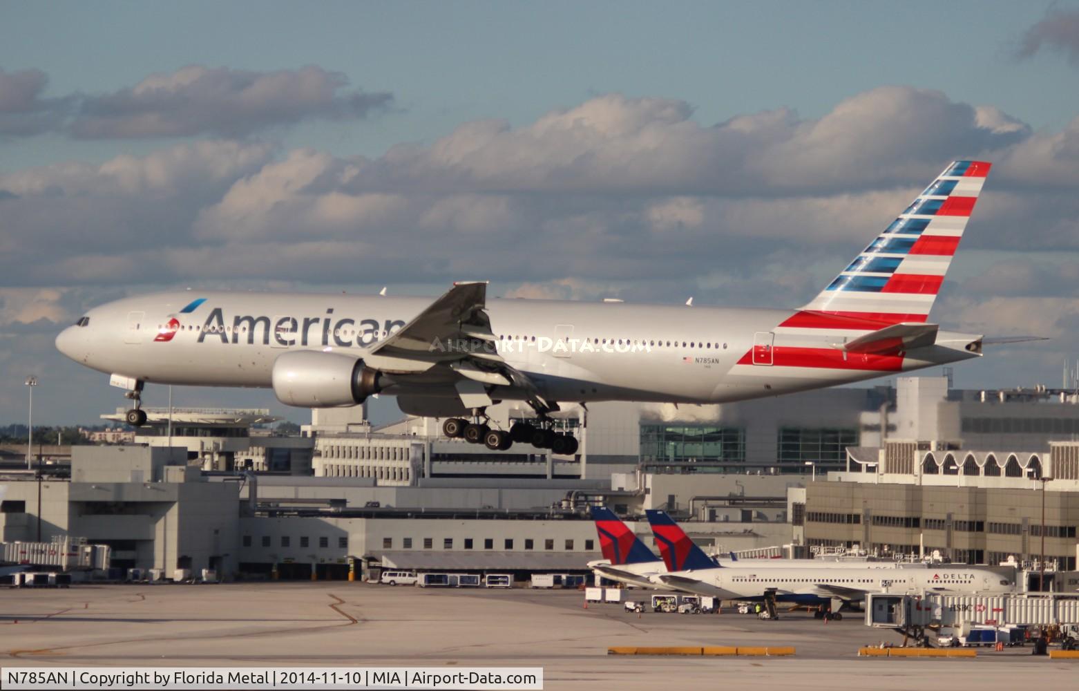 N785AN, 2000 Boeing 777-223/ER C/N 30005, American