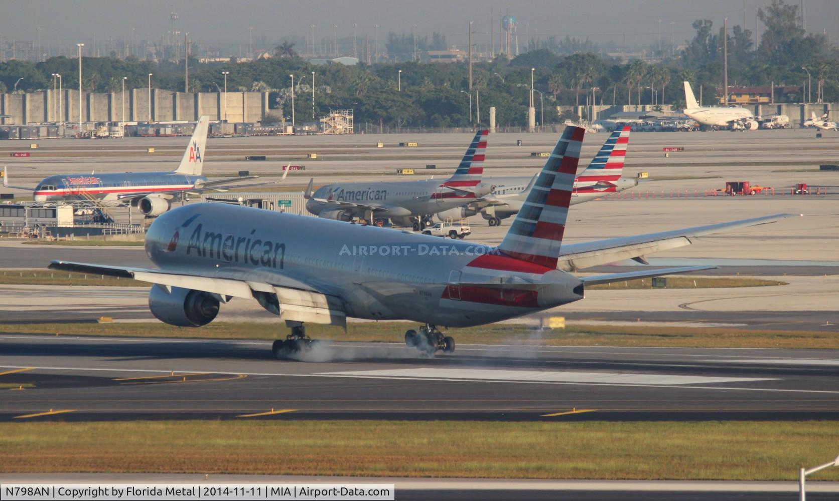 N798AN, 2001 Boeing 777-223 C/N 30797, American
