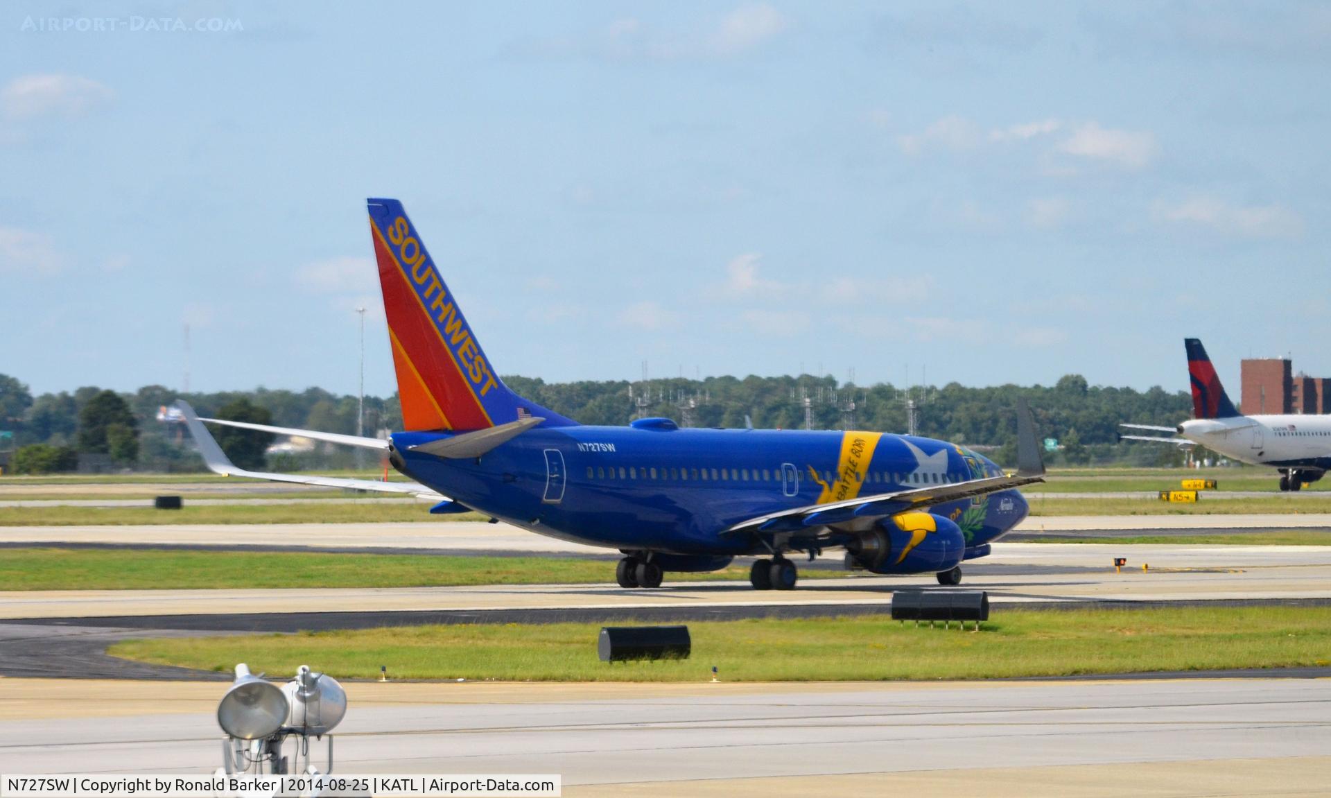 N727SW, 1999 Boeing 737-7H4 C/N 27859, Taxi Nevada One Atlanta