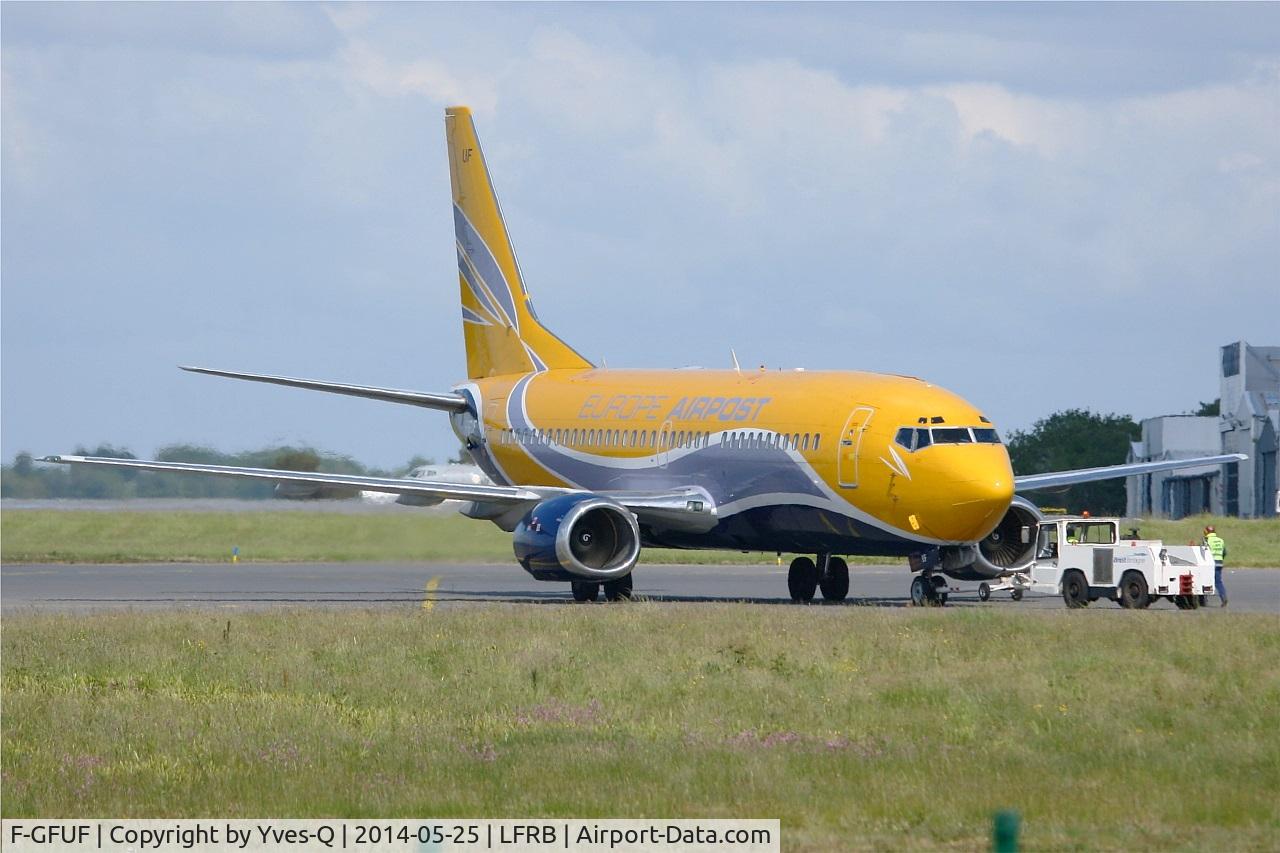 F-GFUF, 1989 Boeing 737-3B3QC C/N 24388, Boeing 737-3B3QC, Push back, Brest-Bretagne airport (LFRB-BES)