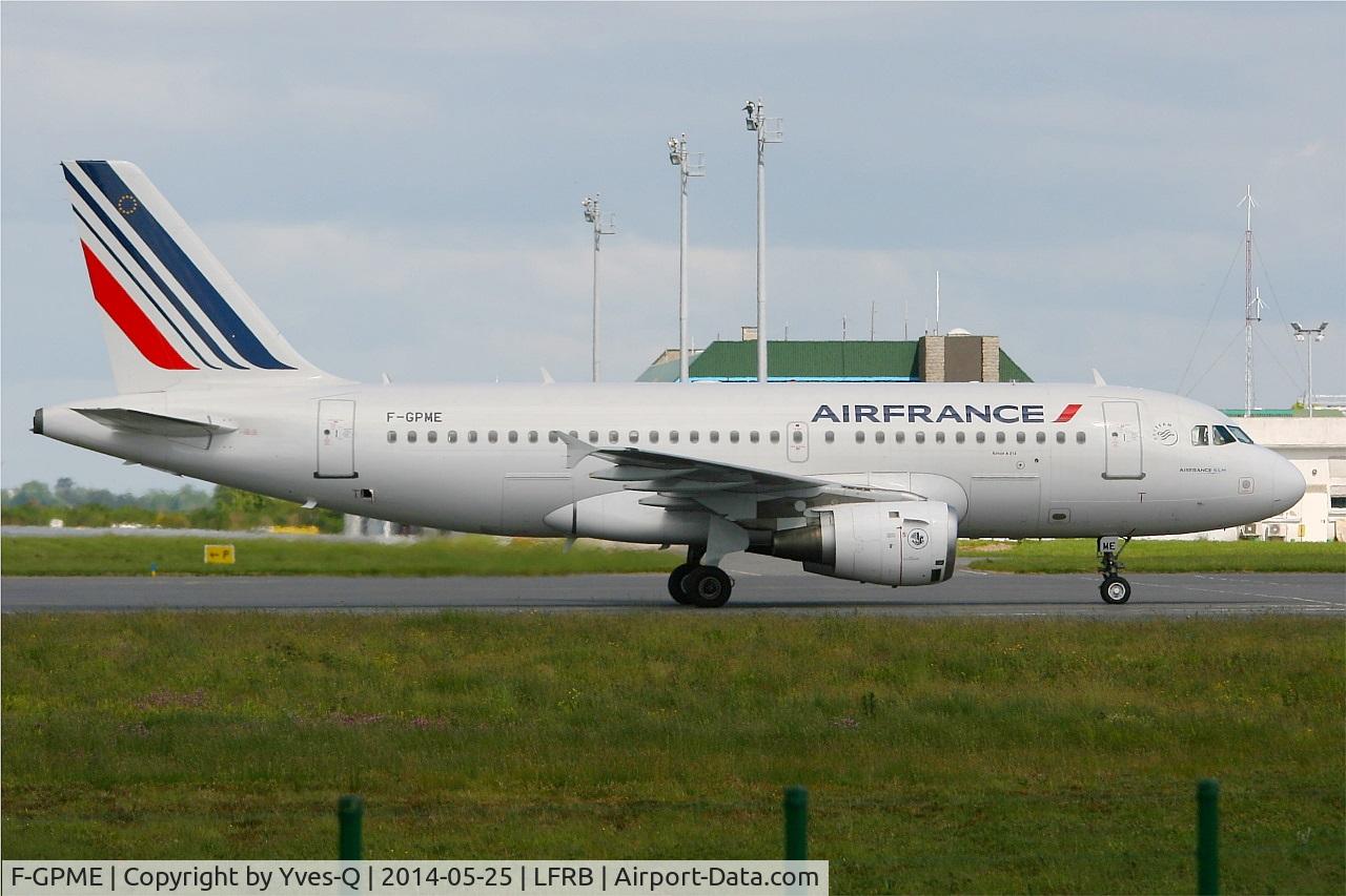 F-GPME, 1996 Airbus A319-113 C/N 625, Airbus A319-113, Taxiing to boarding area, Brest-Bretagne airport (LFRB-BES)