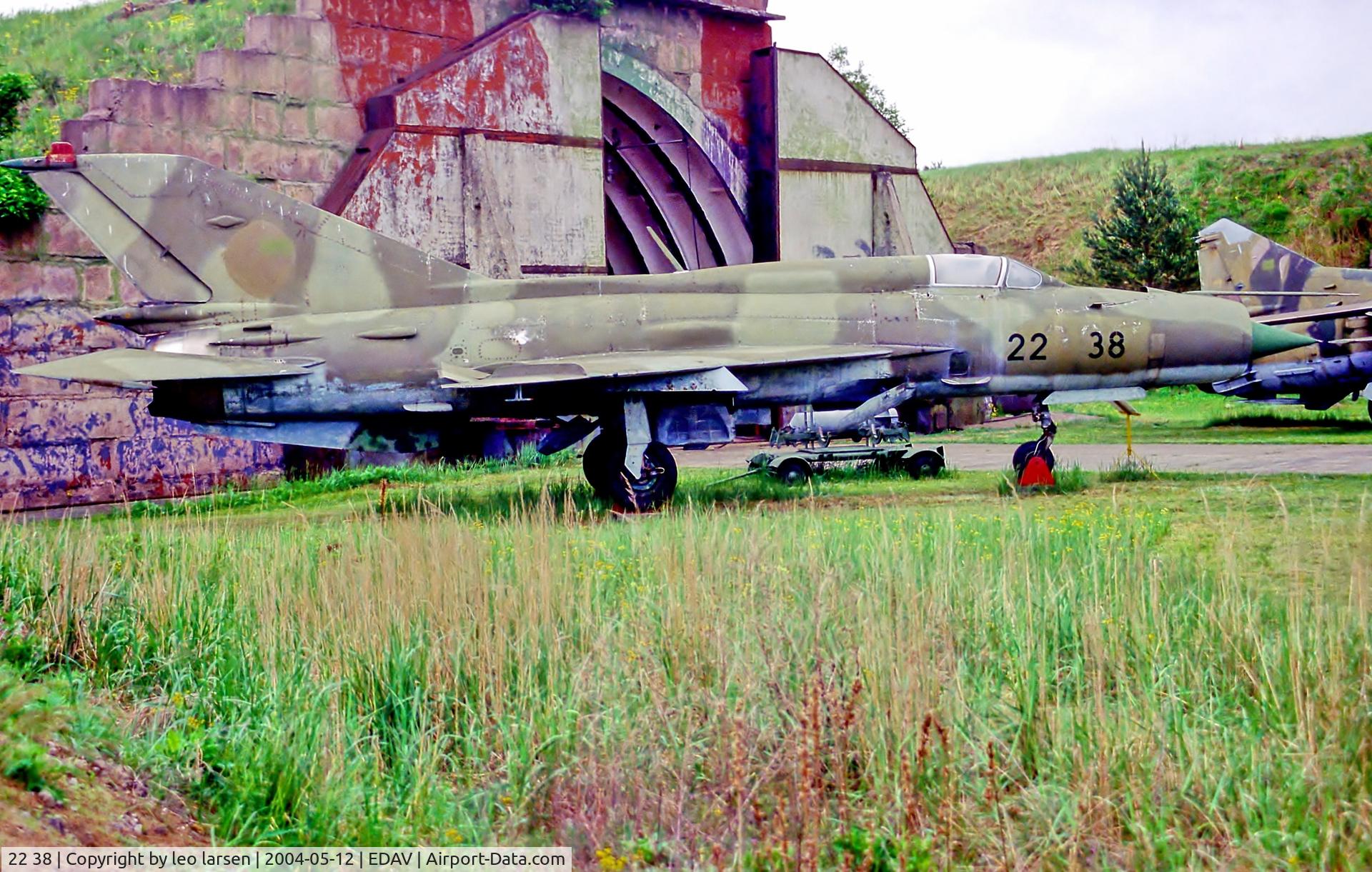 22 38, 1967 Mikoyan-Gurevich MiG-21SPS C/N 94A5509, Finow Air Museum Germany 12.5.04