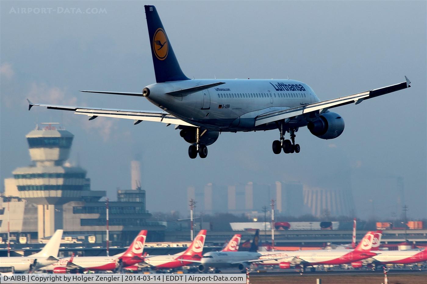 D-AIBB, 2010 Airbus A319-112 C/N 4182, Final approach for rwy 26R...