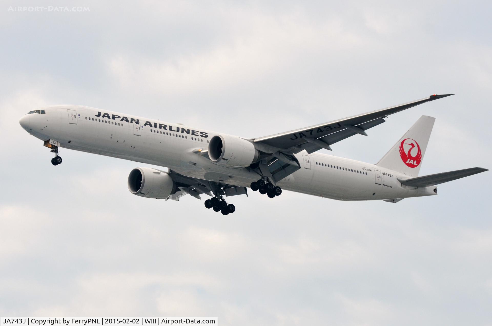 JA743J, 2009 Boeing 777-346/ER C/N 36130, JAL B773 landing.