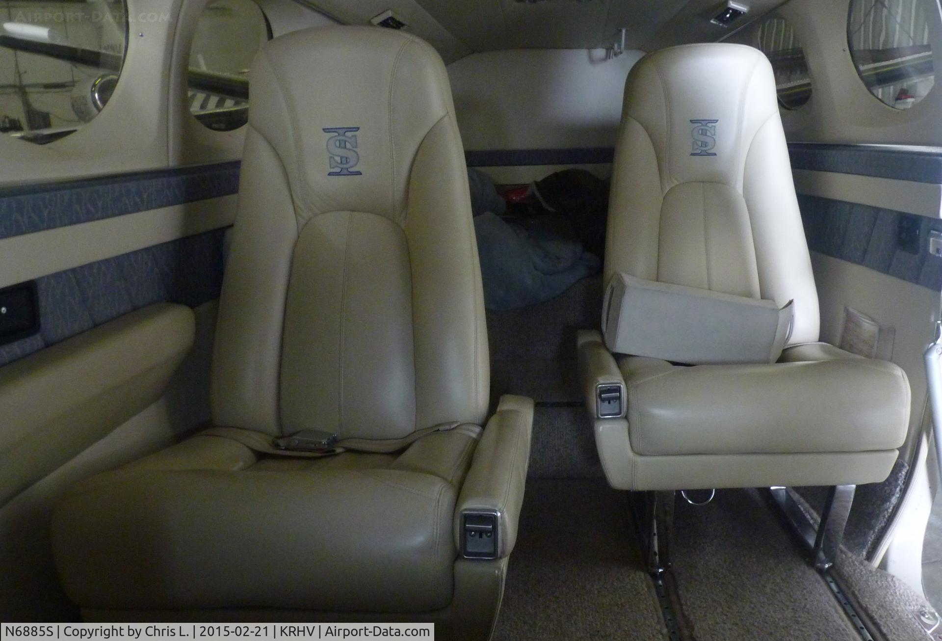 N6885S, 1981 Cessna 425 C/N 425-0144, The nice leather interior of a rare 1981 Cessna 425 Conquest. Its for sale at Lafferty Aircraft Sales. This is 1 of the 4 Conquests thats ever landed here at Reid Hillview.