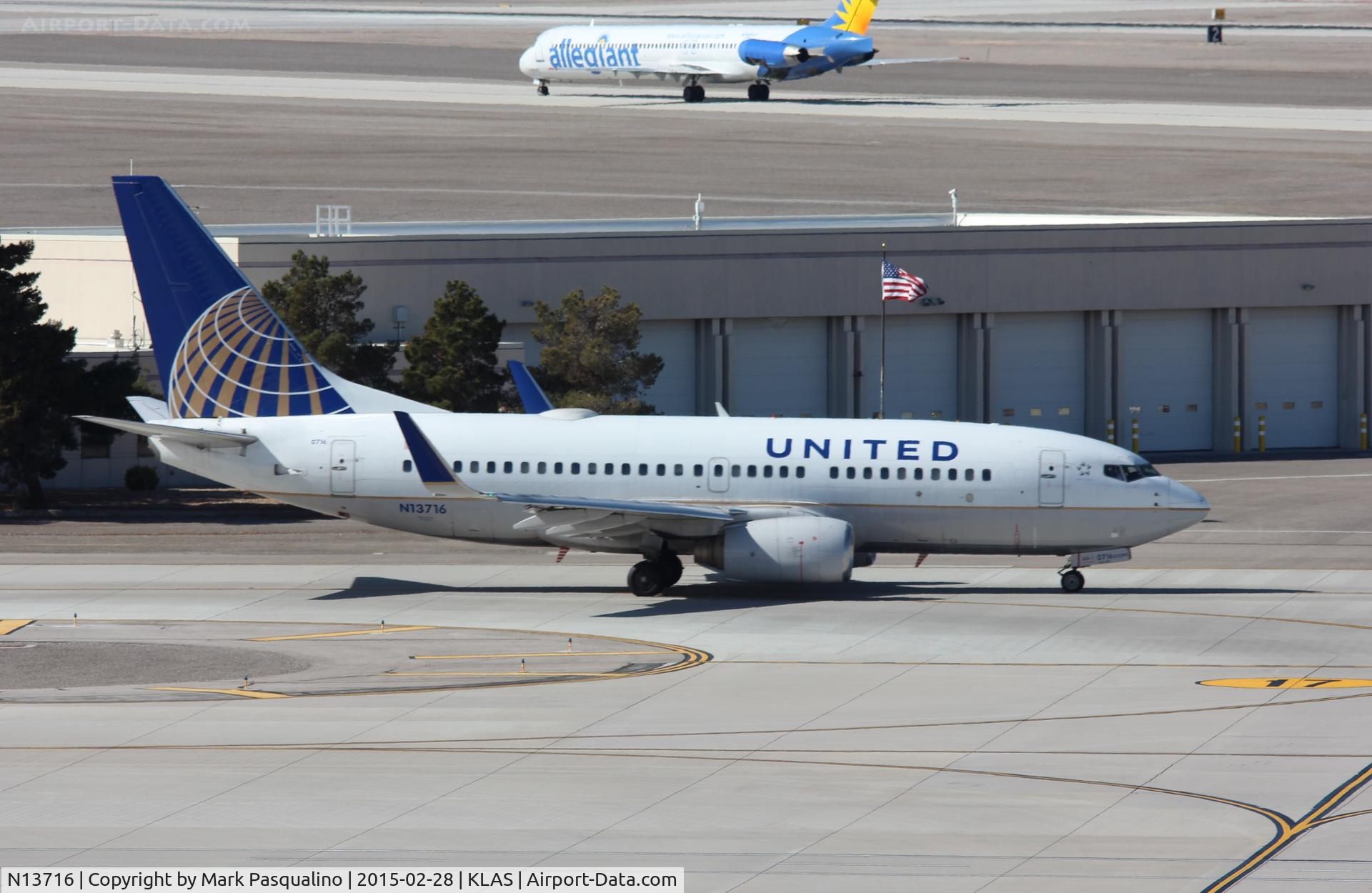 N13716, 1998 Boeing 737-724 C/N 28787, Boeing 737-700
