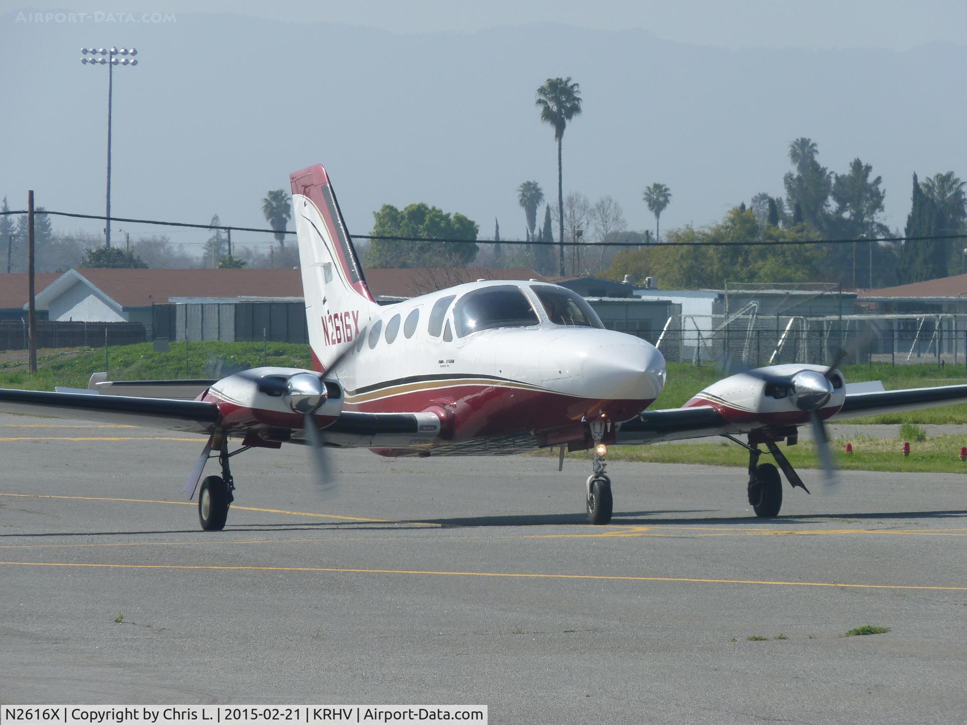 N2616X, Cessna 414A Chancellor C/N 414A0266, A transient Cessna 414A Chancellor taxiing to Nice Air after landing from Arcata.