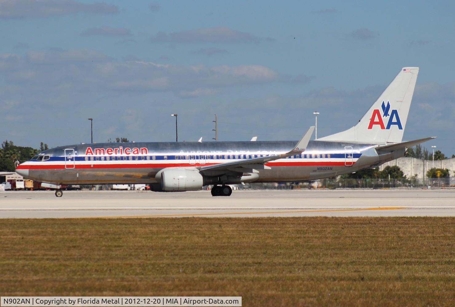N902AN, 1999 Boeing 737-823 C/N 29504, American
