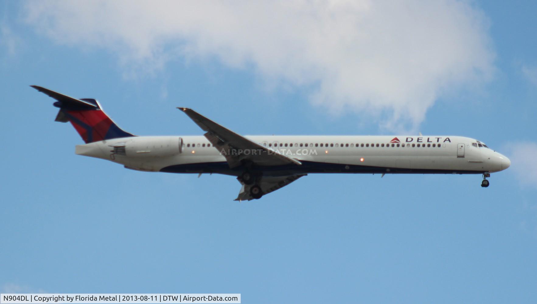 N904DL, 1987 McDonnell Douglas MD-88 C/N 49535, Delta MD-88