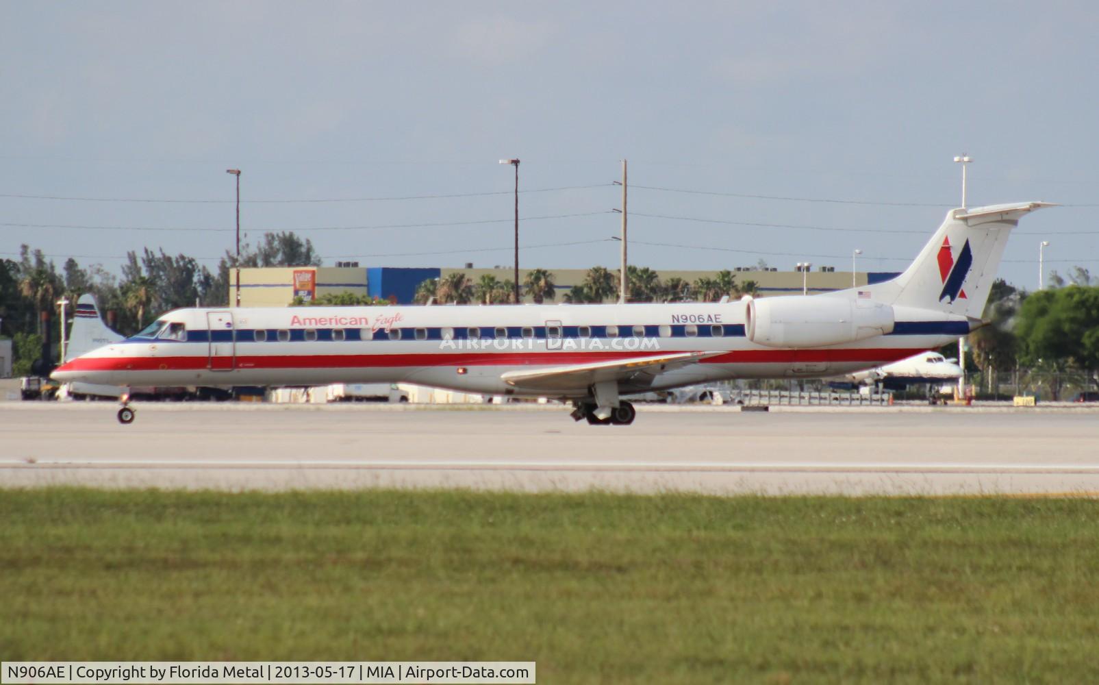N906AE, 2005 Embraer ERJ-145LR (EMB-145LR) C/N 14500894, Eagle E145