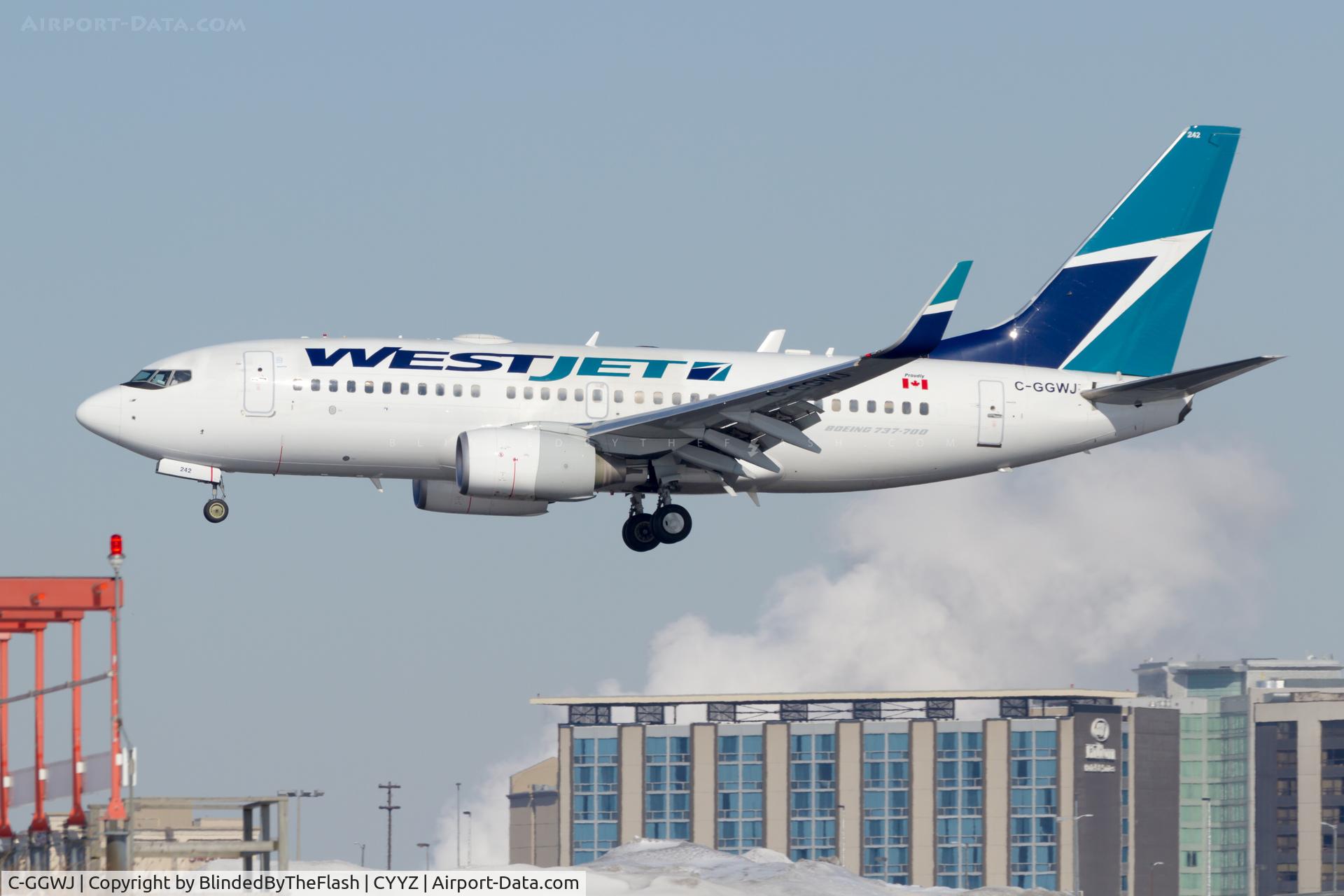 C-GGWJ, 2007 Boeing 737-7CT C/N 35503, Very short final for 24R at Toronto Pearson