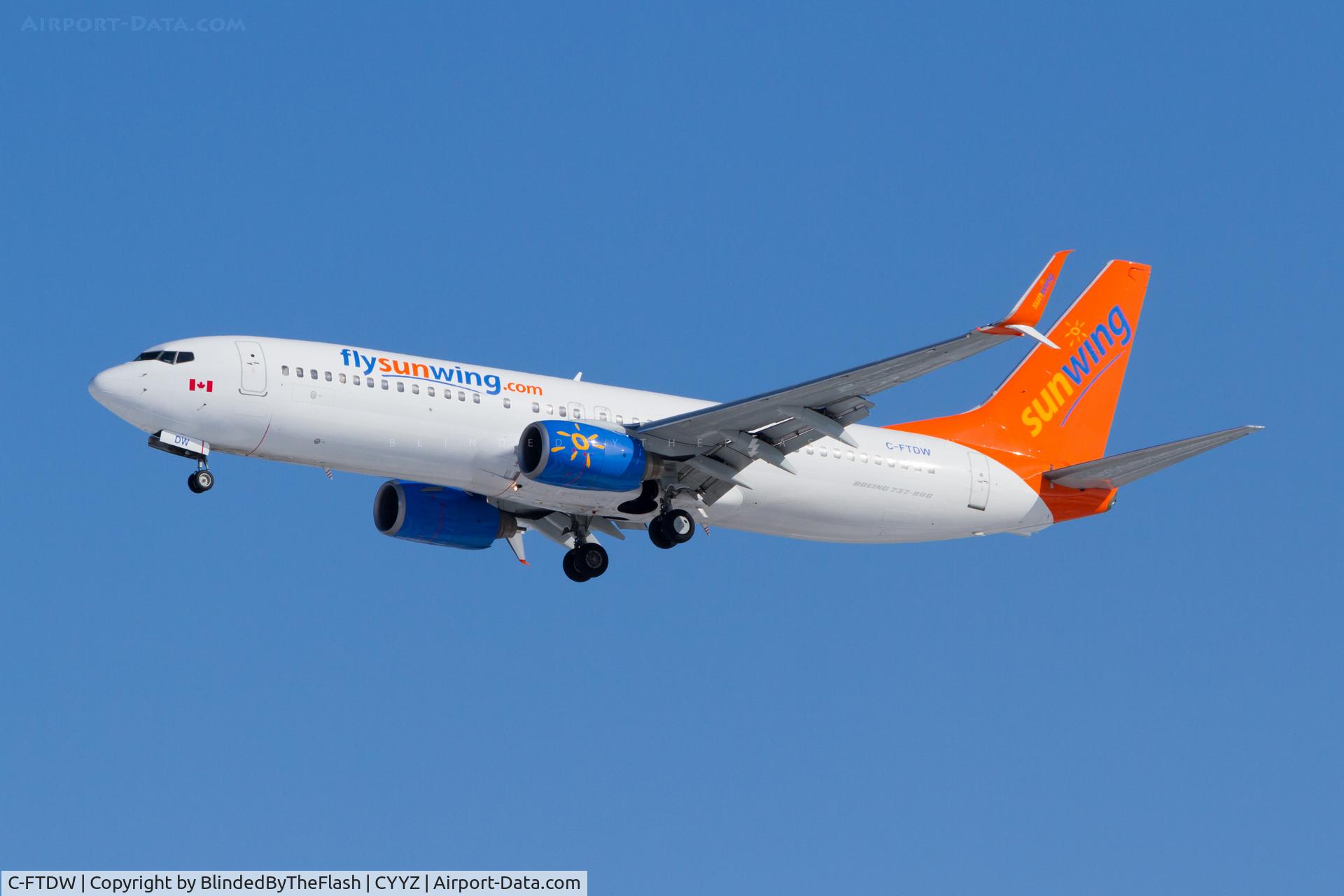 C-FTDW, 2006 Boeing 737-808 C/N 34704, Short final for 33L at Toronto Pearson